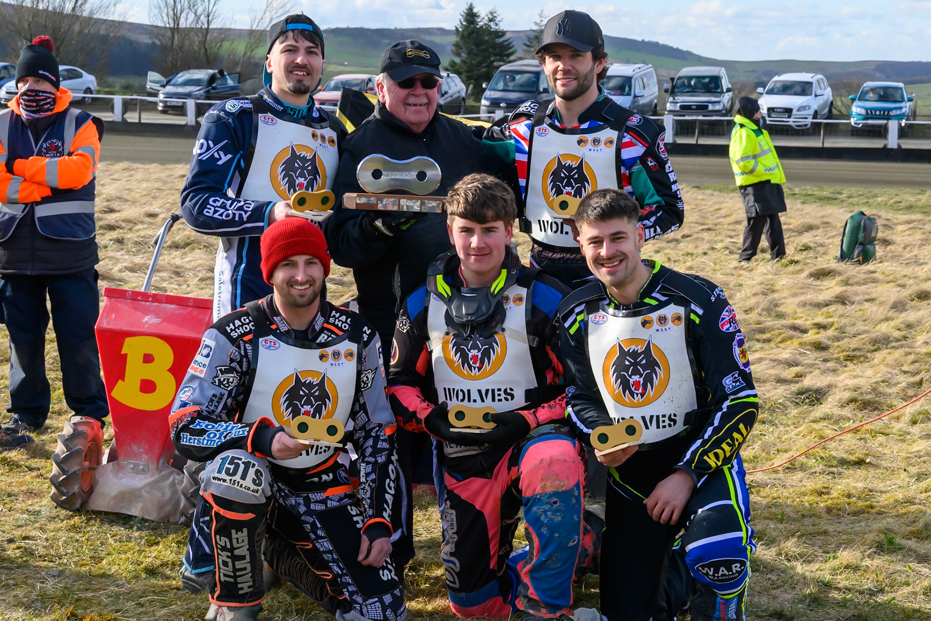 The Wolves, winners of the Regina Chains Trophy:Rear: (L to R) Ryan Ashcroft, Dave Roscoe (Regina Chains) Alfie Bowtell, Kneeling: Jack Kingston, Will Boraston, Kieran Douglas during the Regina Chains Fours at Buxton Speedway, Buxton on Sunday 5th April 2026. (Photo: Ian Charles | MI News)