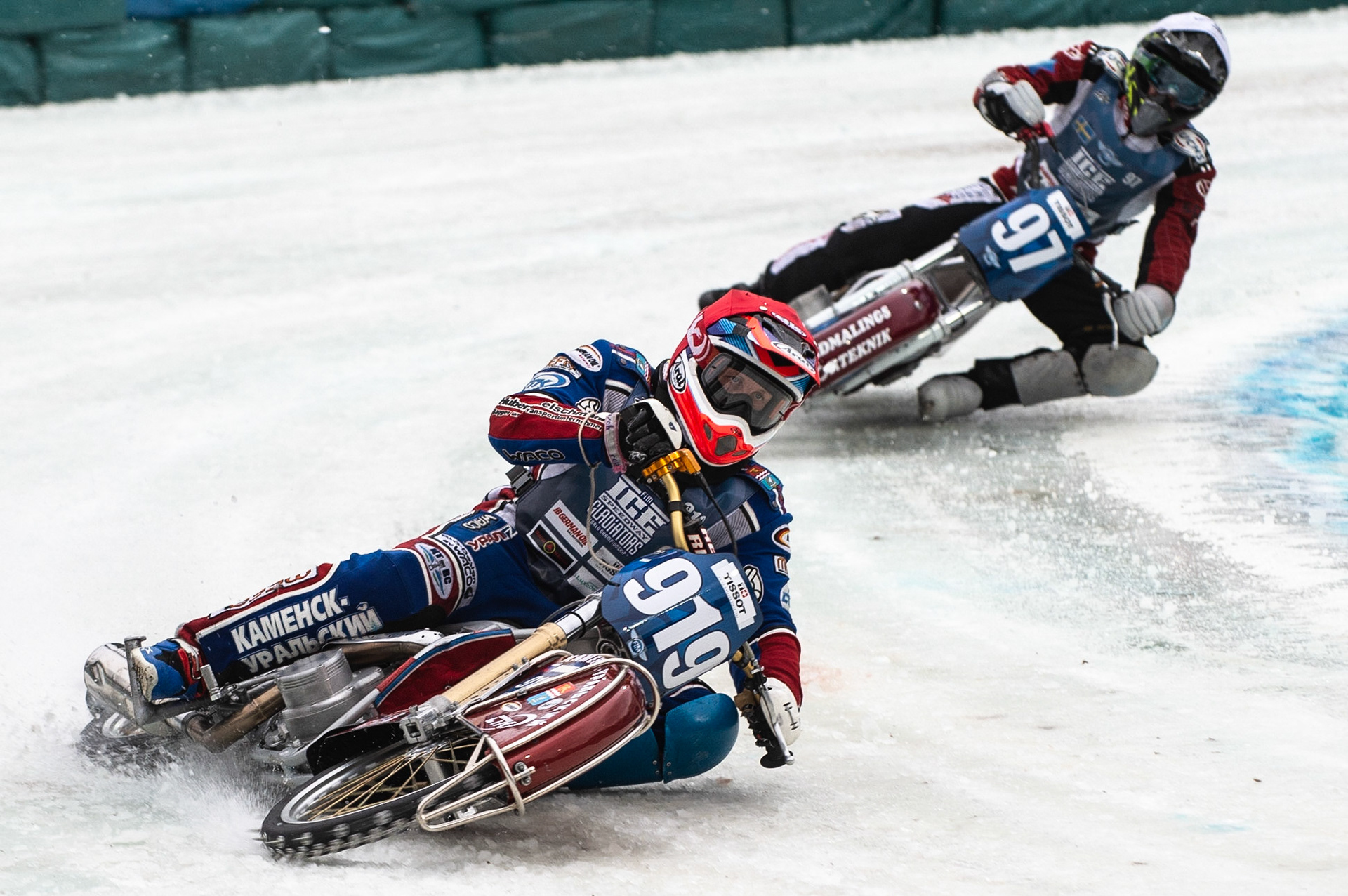 Photo: Ian Charles

Dmitri Khomitsevich (919) leads Ove Ledström (97)

FIM Ice Speedway Gladiators World Championship, Final 3.2, Horst-Dohm Eisstadion, Berlin, Germany Sunday  3  March  2019