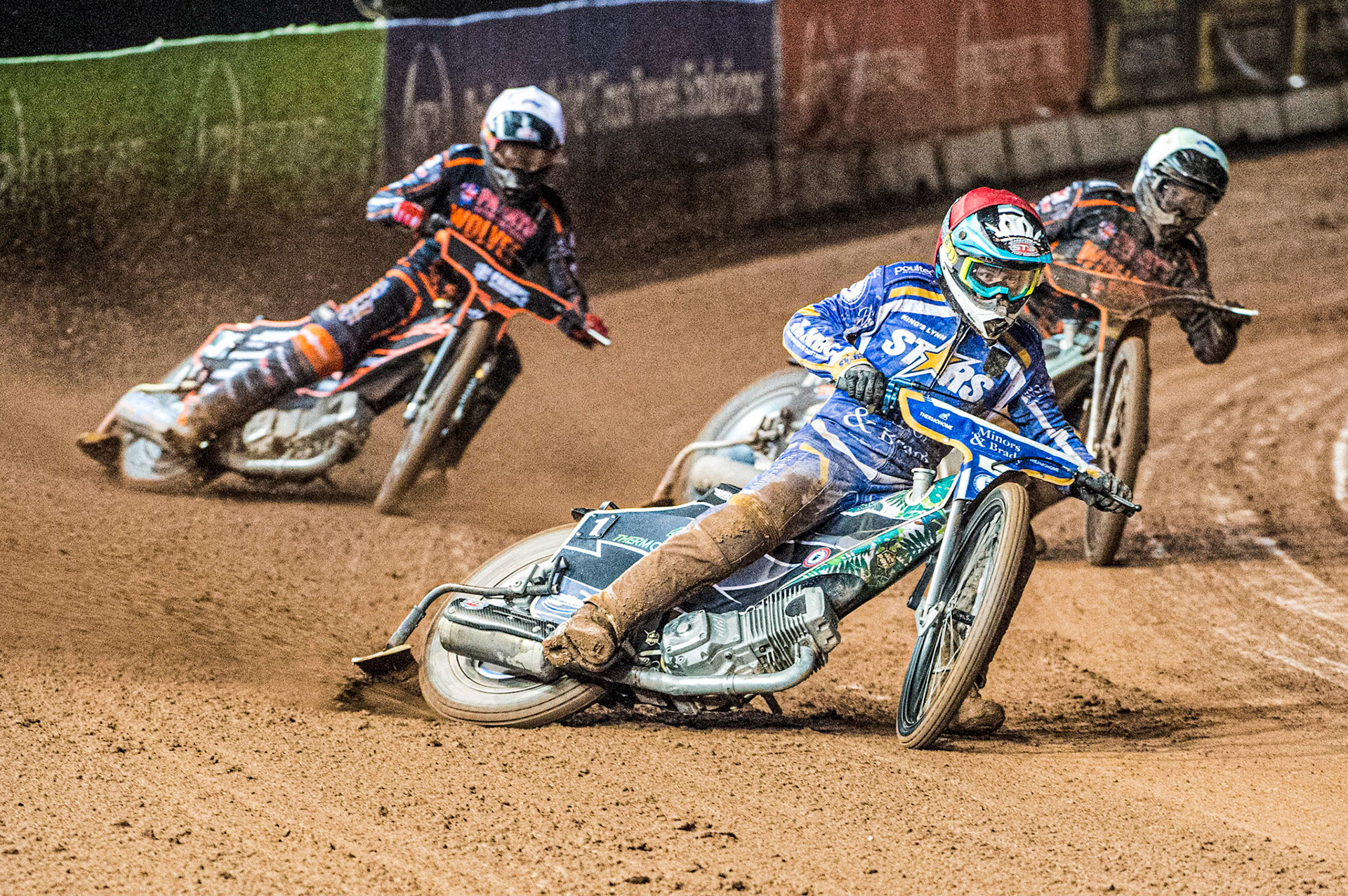 Richard Lawson (Red) leads Sam Masters (White) and Ryan Douglas (Yellow)  during the Grant Henderson Pairs at the National Speedway Stadium, Manchester on Thursday 27th October 2022. (Credit: Ian Charles | MI NEWS)