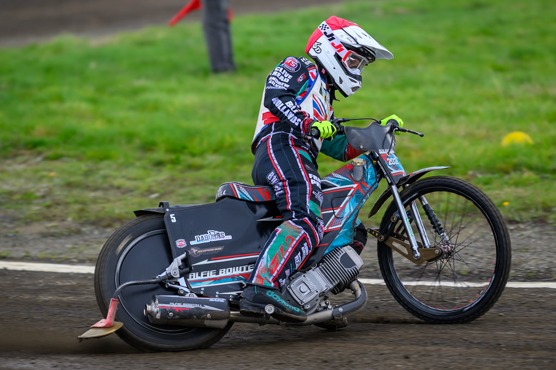 Alfie Bowtell in action during the Derbyshire Open at Hi-Edge Speedway, Buxton on Sunday 27th September 2026. (Photo: Ian Charles | MI News)