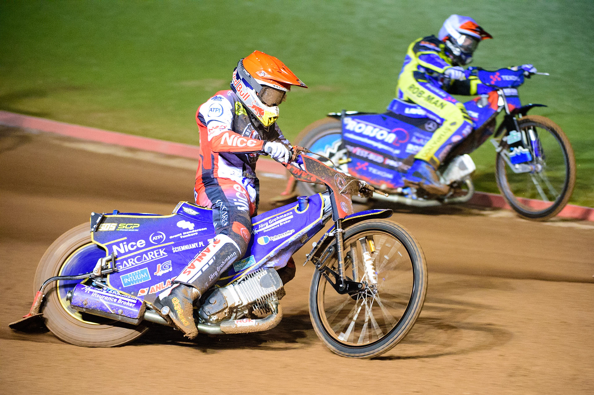 Robert Lambert  (Red) outside Tobiasz Musielak  (White) during the SGB Premiership Grand Final 1st leg between Belle Vue Aces and Sheffield Tigers at the National Speedway Stadium, Manchester on Monday 10th October 2022. (Credit: Ian Charles | MI News)