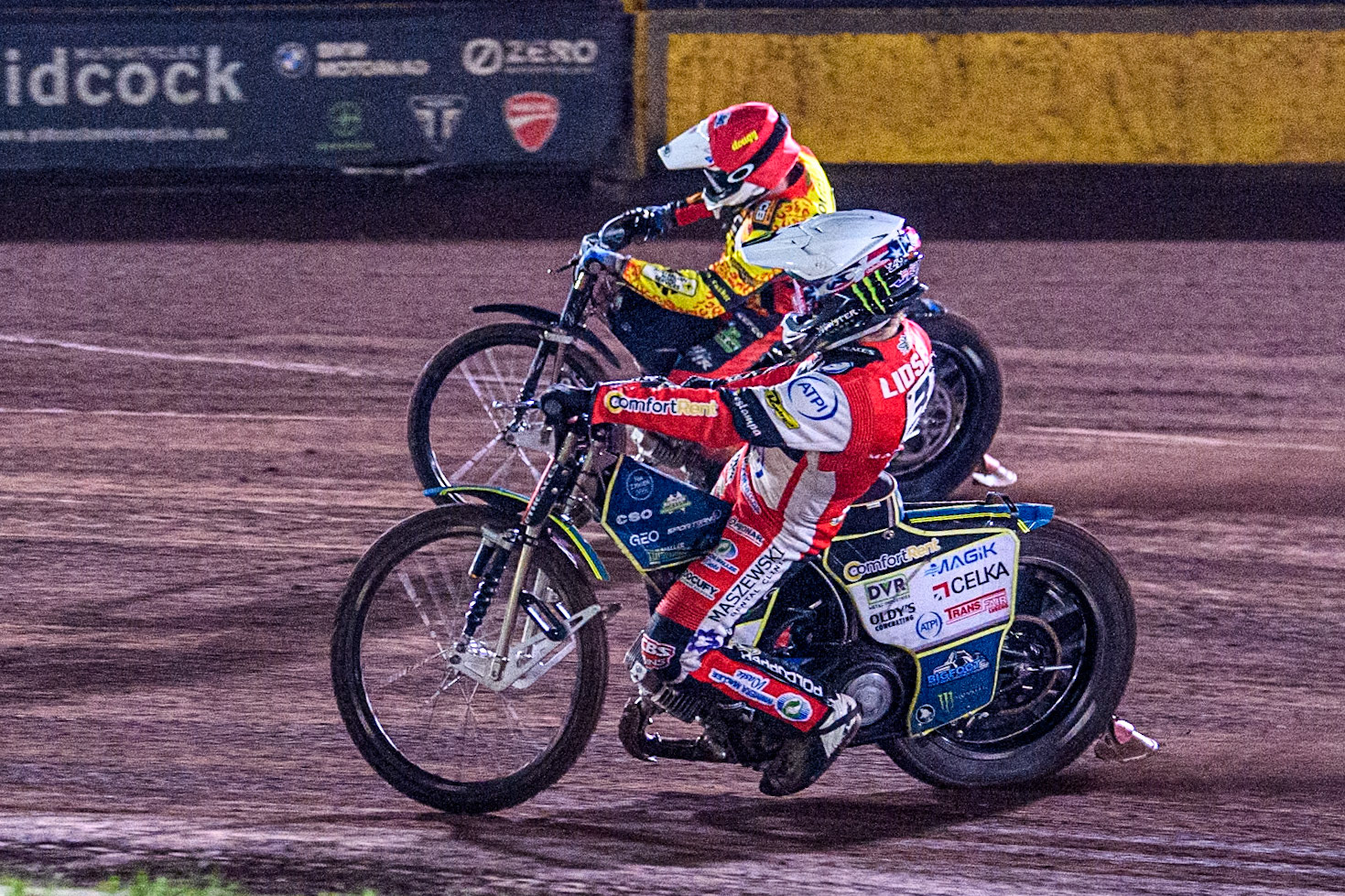 Belle Vue Aces' Jaimon Lidsey in White rides inside ll5\ in Red during the Rowe Motor Oil Premiership Grand Final 2nd Leg between Leicester Lions and Belle Vue Aces at the Pidcock Motorcycles Arena, Leicester on Thursday 26th September 2024. (Photo: Ian Charles | MI News)