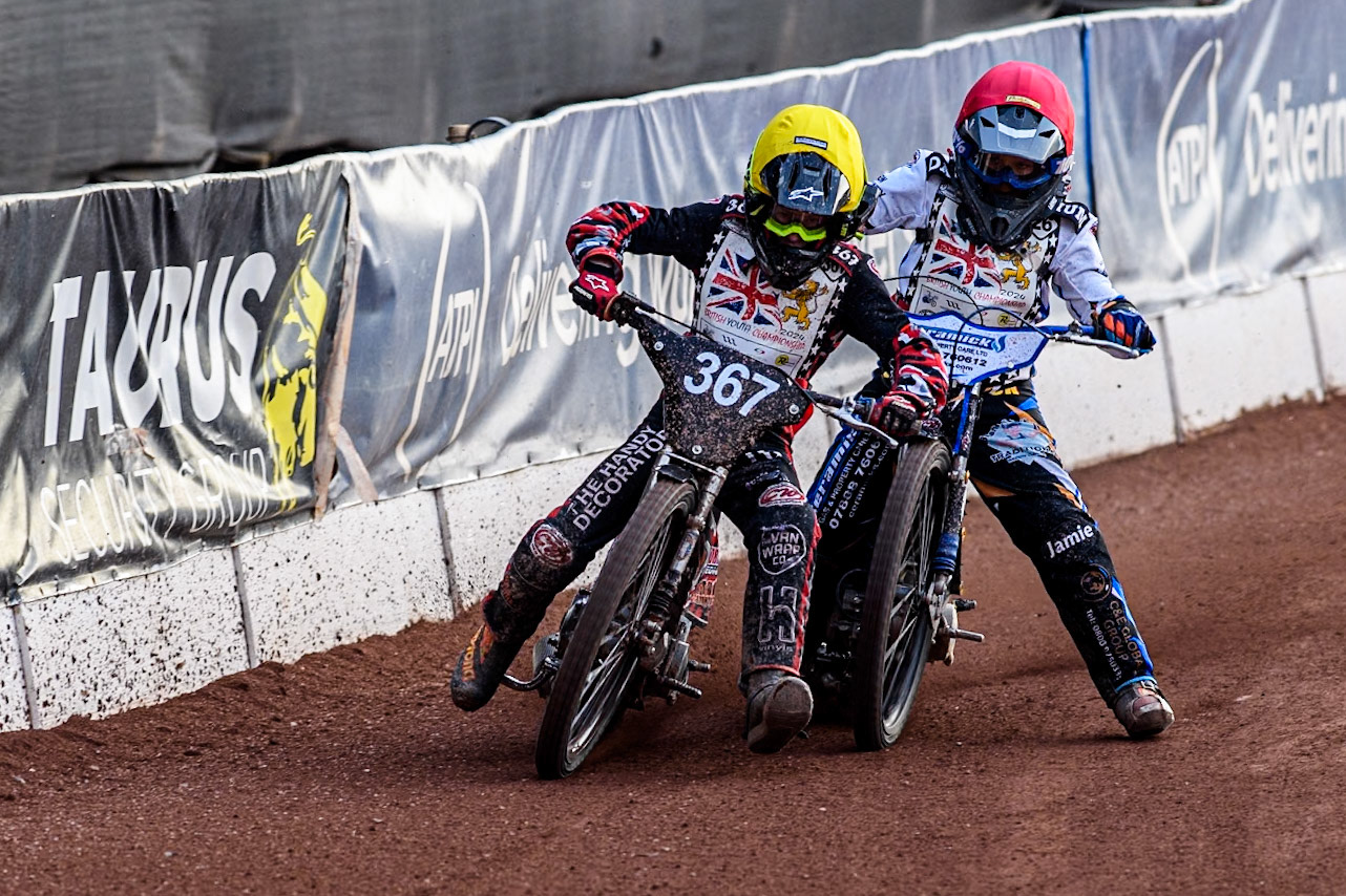 Charlie Luckman (125cc) in Yellow \tangles with Reuben Marsh (125cc) in Red during the British Youth 250cc Championships at the National Speedway Stadium, Manchester on Friday 30th August 2024. (Photo: Ian Charles | MI News)