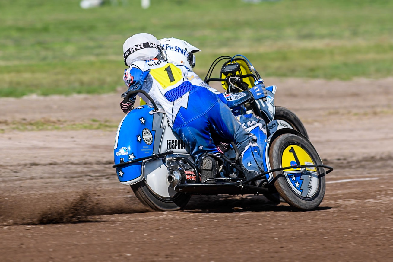 Wilfred Detz &amp; Britget Portijk (1) of The Netherlands  in action in the Sidecar Support Class during the FIM Long Track World Championship Final 5 at the Speed Centre Roden, Roden, Netherlands on Sunday 22nd September 2024. (Photo: Ian Charles | MI News)