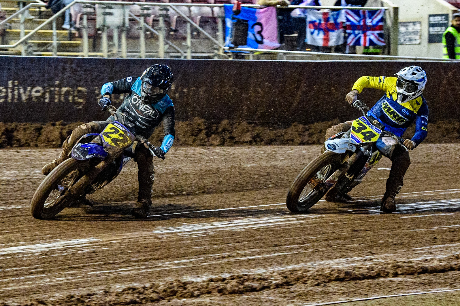 Ondřej Svědík (22) from Czech Rep. leads Ervin Krajčovič (34) from Czech Rep. during the FIM World Flat Track Championship Round 1 at the National Speedway Stadium, Manchester on Saturday 5th August 2023. (Photo: Ian Charles | MI News)