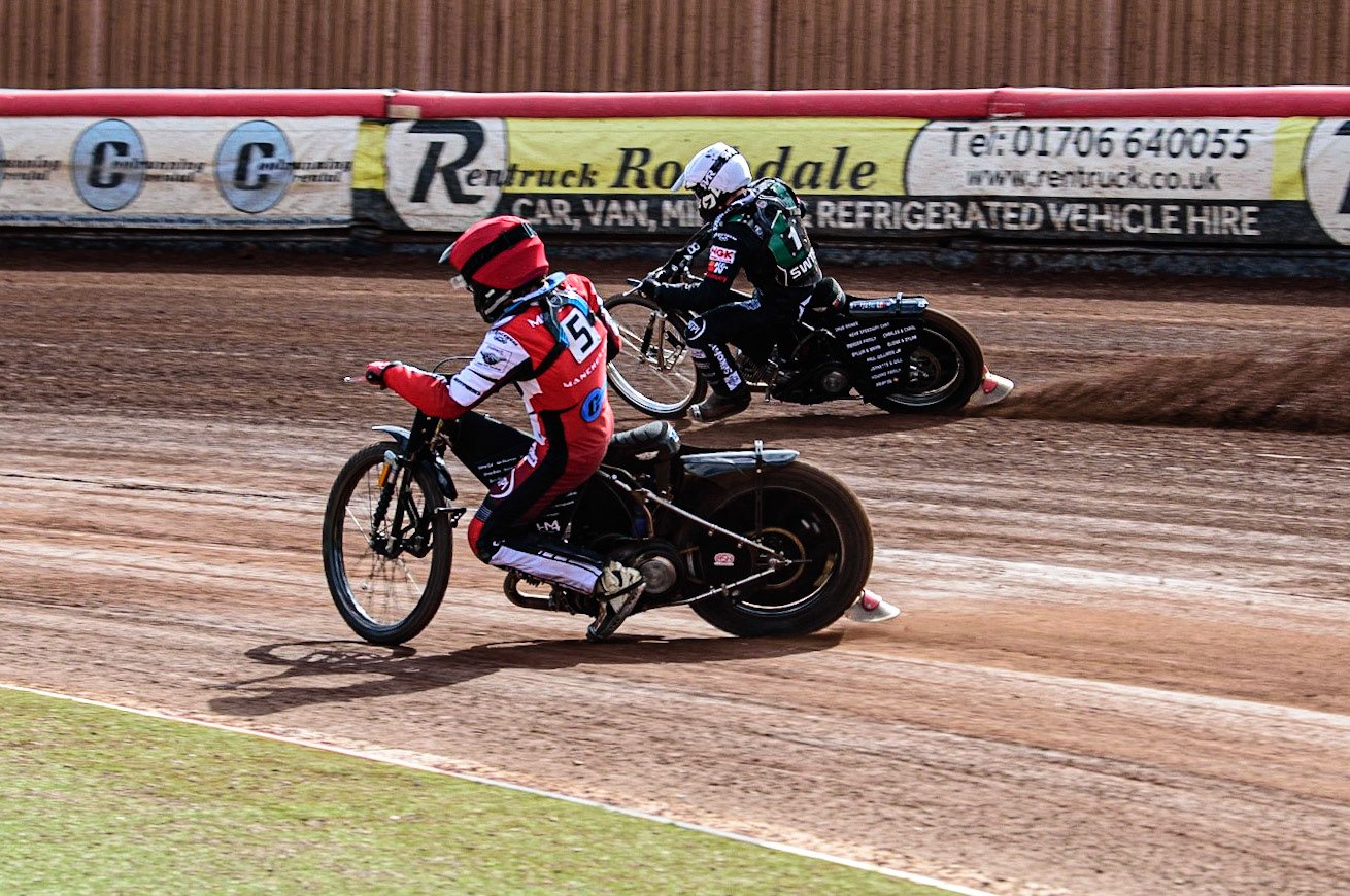 MANCHESTER, UK. APR 15TH  Henry Atkins  (Red) inside Dan Gilkes  (White)  during the National Development League match between Belle Vue Colts and Plymouth Centurions at the National Speedway Stadium, Manchester on Friday 15th April 2022. (Credit: Ian Charles | MI News)