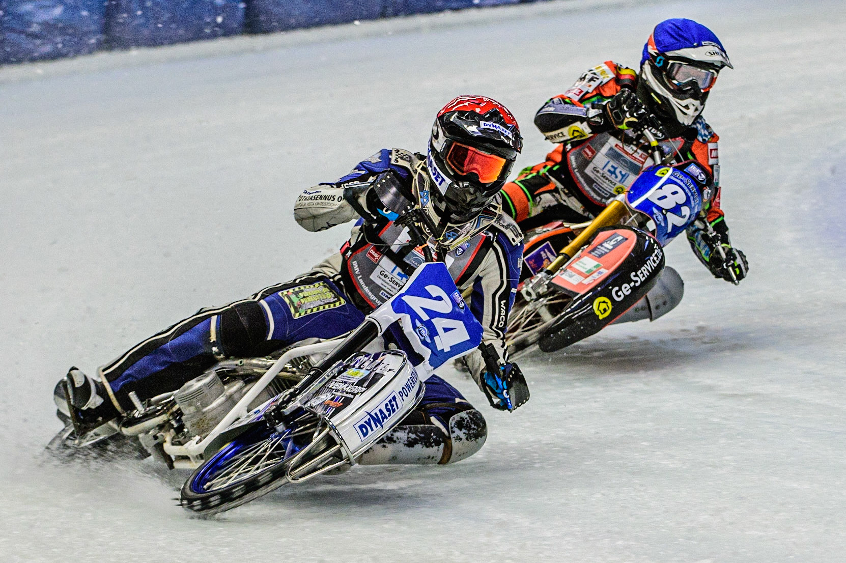 Max Koivula (24) (Red) leads Markus Jell (82) (Blue) during the Ice Speedway Gladiators World Championship Final 1 at Max-Aicher-Arena, Inzell, Germany on Saturday 18th March 2023. (Photo: Ian Charles | MI News)