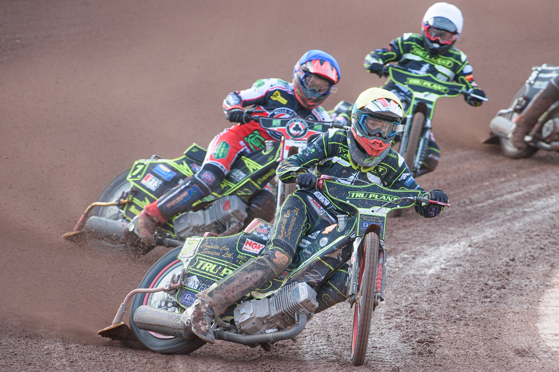 MANCHESTER, UK. JUNE 7TH   Ipswich TruPlant Witches  Drew Kemp  (Yellow) leads Jye Etheridge  (Blue) and Danny King (White) during the SGB Premiership match between Belle Vue Aces and Ipswich Witches at the National Speedway Stadium, Manchester on Monday 7th June 2021. (Credit: Ian Charles | MI News)