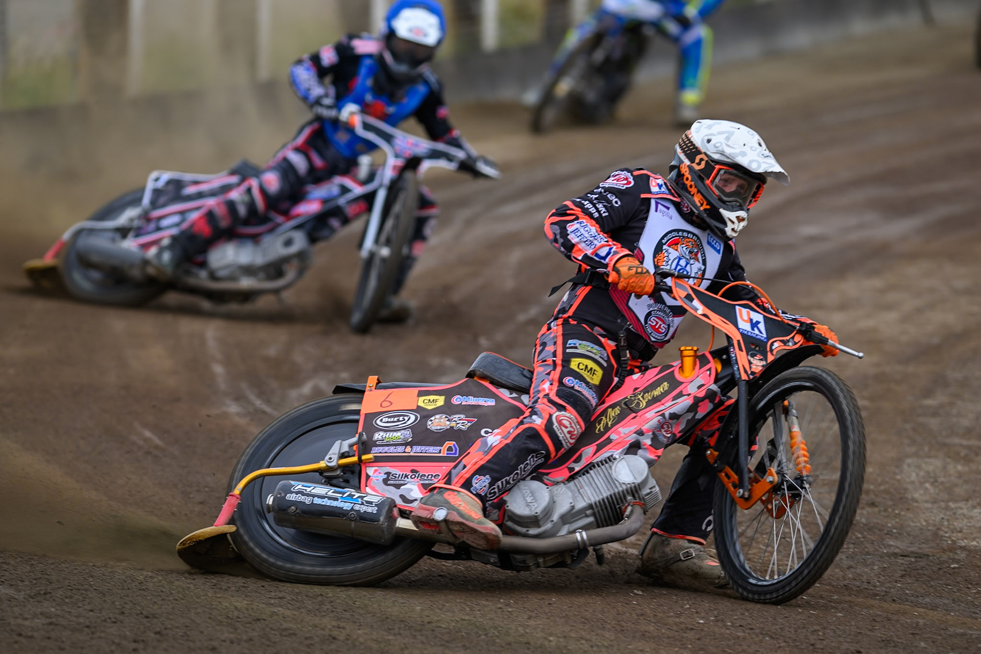 Alex Spooner of Middlesborough Tigers in White leading Jack Shimelt of Buxton Bulls in Blue during the WSRA National Development League match  between Buxton Bulls and Middlesborough Tigers at Hi-Edge Speedway, Buxton on Sunday 16th August 2026. (Photo: Ian Charles | MI News)