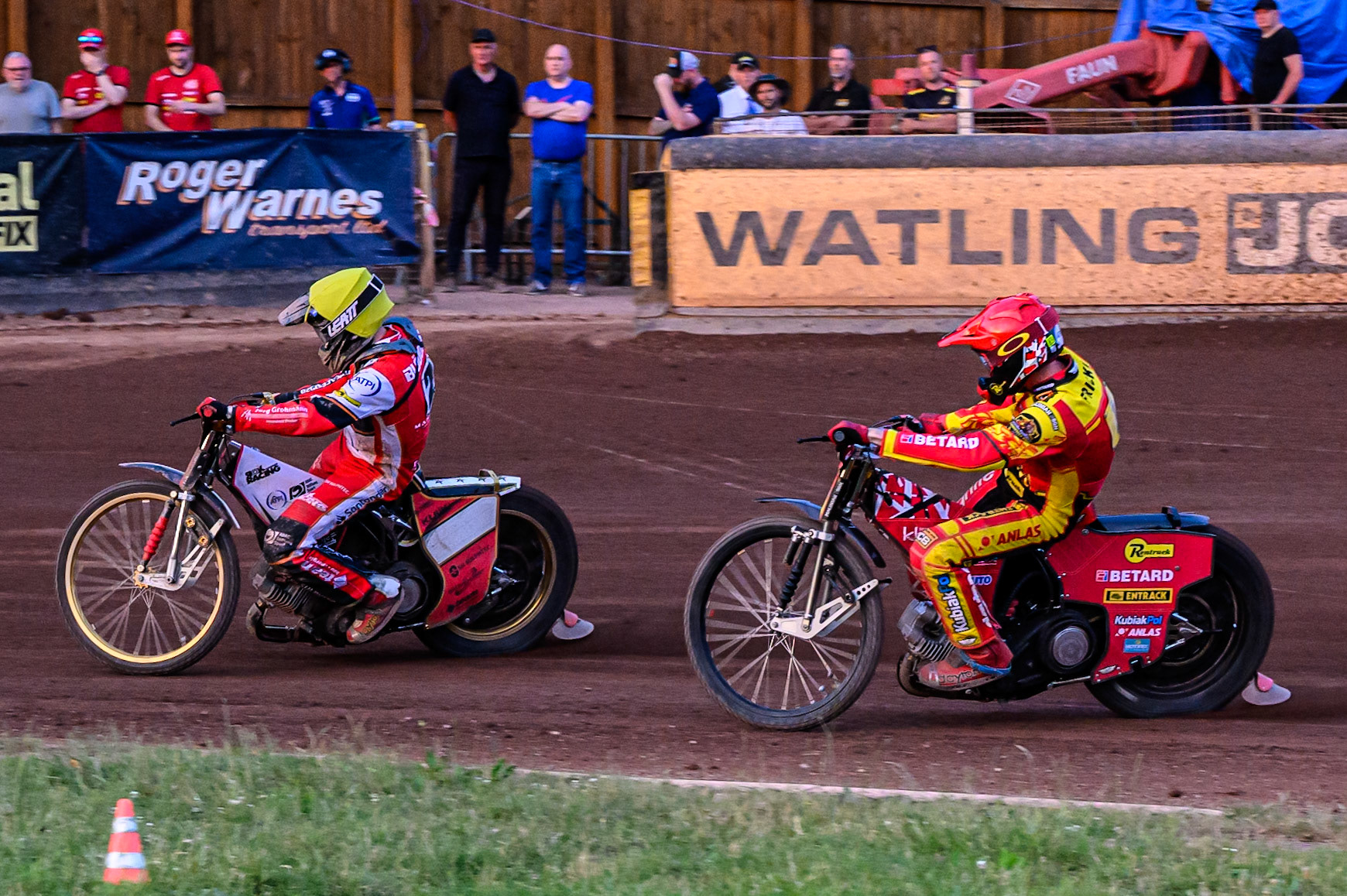 Belle Vue Aces' Norick Blodorn in Yellow leading Leicester Lions' Max Fricke in Red during the Rowe Motor Oil Premiership match between Leicester Lions and Belle Vue Aces at the Hydroscand Arena, Leicester on Thursday 19th June 2025. (Photo: Ian Charles | MI News)