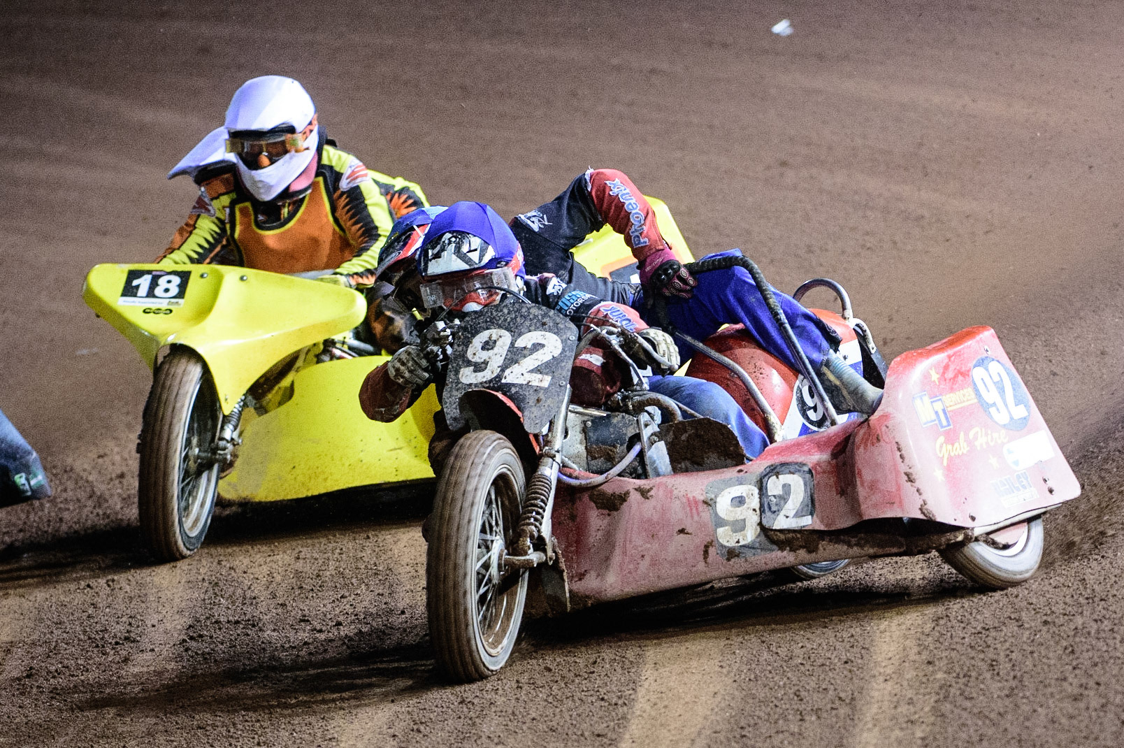 MANCHESTER, UK. OCT 30TH   Paul Whitelam &amp; Richard Webb  (Blue) leads Mick Stace &amp; Ryan Knowles  (White) during the Manchester Masters Sidecar Speedway and Flat Track Racing at the National Speedway Stadium, Manchester on Saturday 30th October 2021. (Credit: Ian Charles | MI News)