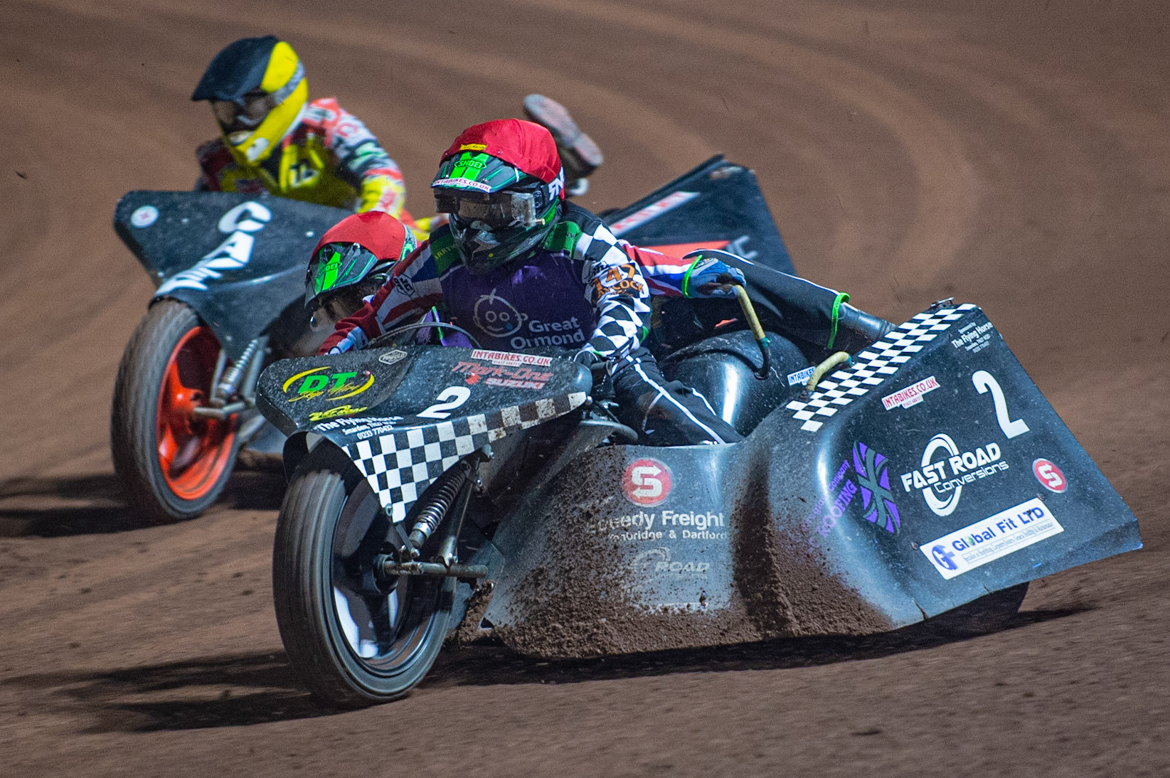 MANCHESTER, ENGLAND Nevill Penfold & Kev Jones(2) leads Andy Cossar & Gareth Williams(72) during the  ACU Sidecar Speedway Manchester Masters,  Belle Vue National Speedway Stadium, Manchester Saturday 12 October 2019 (Credit: Ian Charles | MI News)