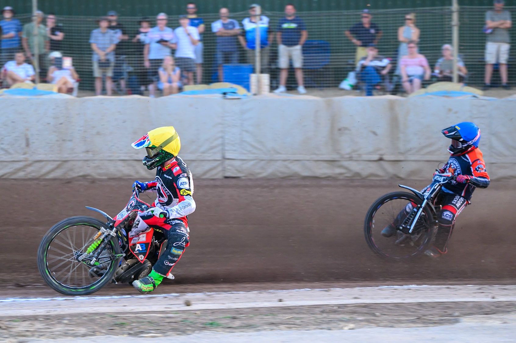 Will Cairns of Belle Vue Aces  in Yellow leading Kye Thomson of Northampton Foxes in Blue during the Rowe Motor Oil Premiership match between Northampton Foxes and Belle Vue Aces at Northampton International Shaleway, Northampton on Thursday 13th August 2026. (Photo: Ian Charles | MI News)