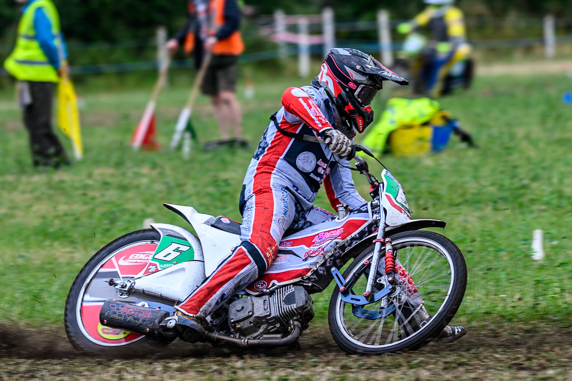 Max Derrick (6) in action in the 250cc Class during the ACU Northern Grass Track Riders Championship at Cheshire Grass Track Club, Frog Lane, Knutsford, Cheshire on Sunday 20th July 2025. (Photo: Ian Charles | MI News)