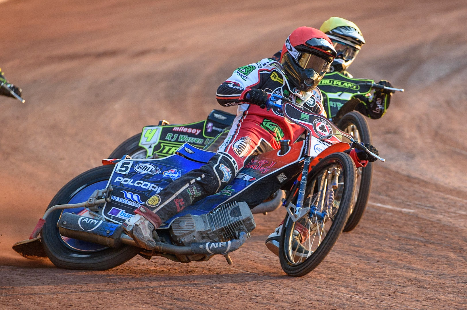 MANCHESTER UKBrady Kurtz   (Red) leads Danny King  (Yellow)  during the SGB Premiership match between Belle Vue Aces and Ipswich Witches at the National Speedway Stadium, Manchester on Monday 2nd August 2021. (Credit: Ian Charles | MI News)