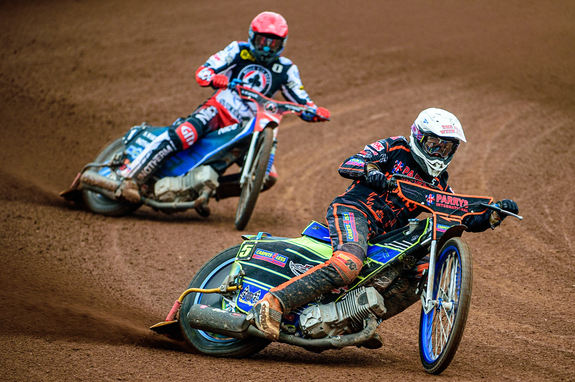 Nick Morris  (White) leads Matej Zagar  (Red) during the SGB Premiership match between Belle Vue Aces and Wolverhampton Wolves at the National Speedway Stadium, Manchester on Monday 29th August 2022. (Credit: Ian Charles | MI News)