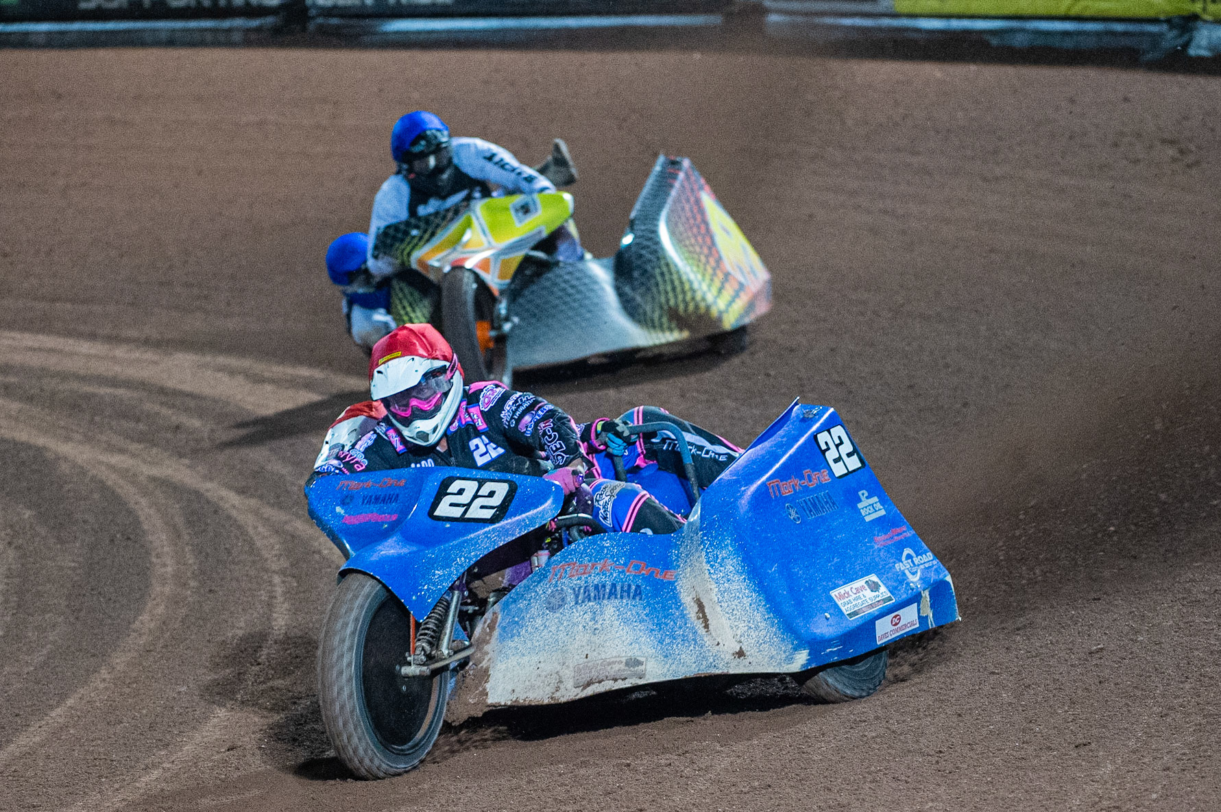MANCHESTER, ENGLAND Will Penfold & Ricky Pay(22) leads Tom Cossar & Wayne Rickards(29) during the  ACU Sidecar Speedway Manchester Masters,  Belle Vue National Speedway Stadium, Manchester Saturday 12 October 2019 (Credit: Ian Charles | MI News)