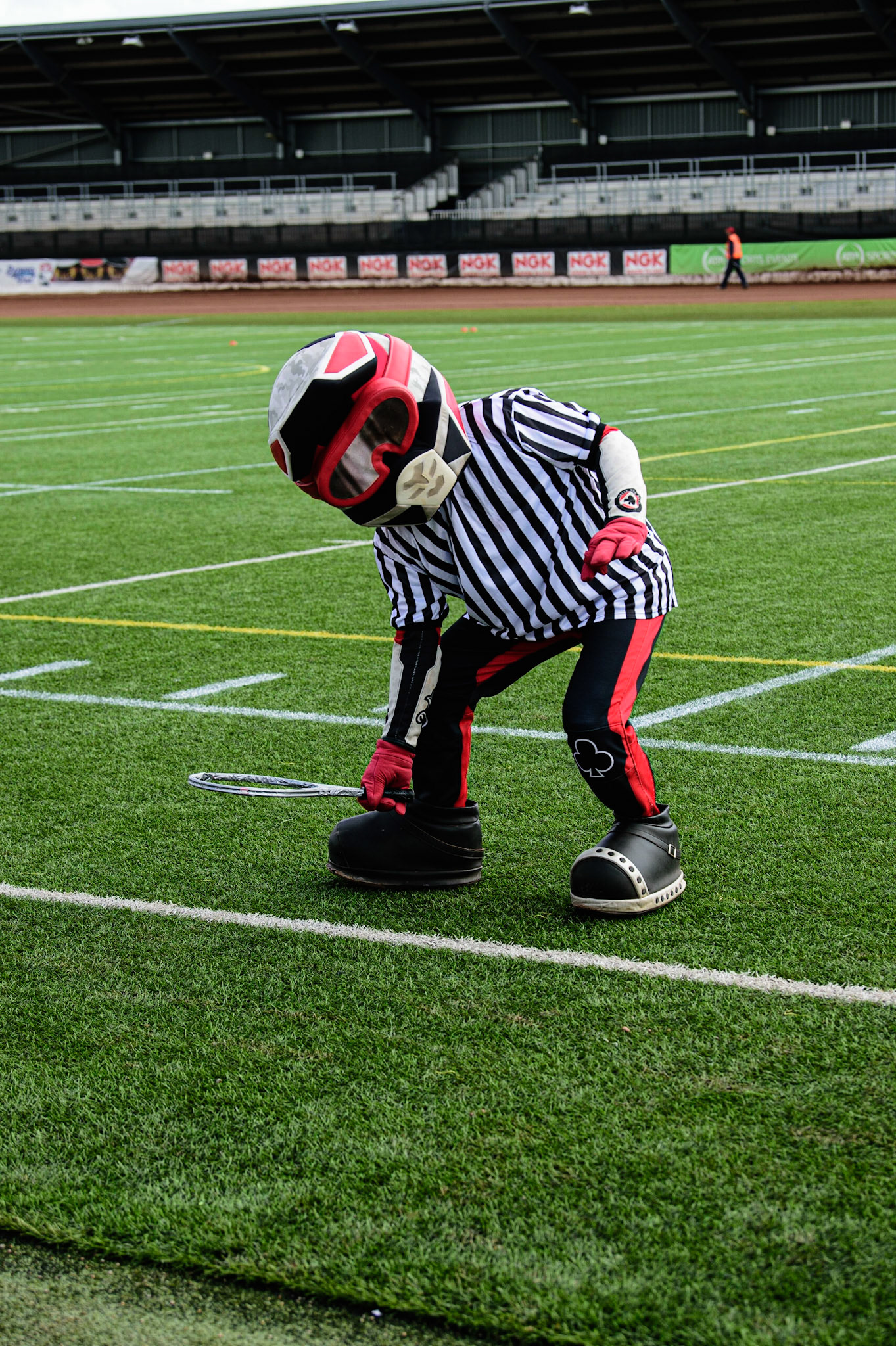 MANCHESTER, UK. APR 15TH   Belle Vue Mascot Chase the Ace tests his ‘Magnifying Glass” before his “On The Line” game during the National Development League match between Belle Vue Colts and Plymouth Centurions at the National Speedway Stadium, Manchester on Friday 15th April 2022. (Credit: Ian Charles | MI News)