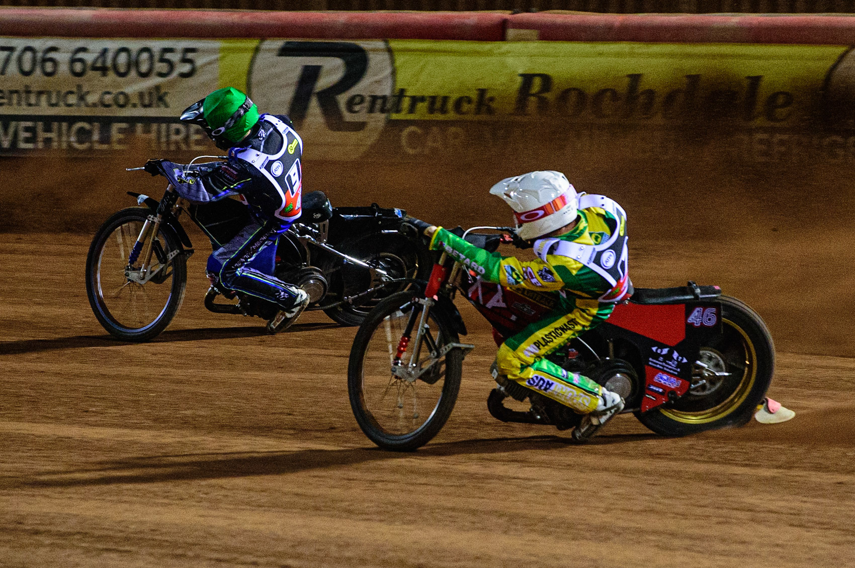MANCHESTER, UK. OCT 23RD  Max Fricke (White) chases Ryan Douglas (green) during the Peter Craven Memorial Trophy event at the National Speedway Stadium, Manchester on Saturday 23rd October 2021. (Credit: Ian Charles | MI News)