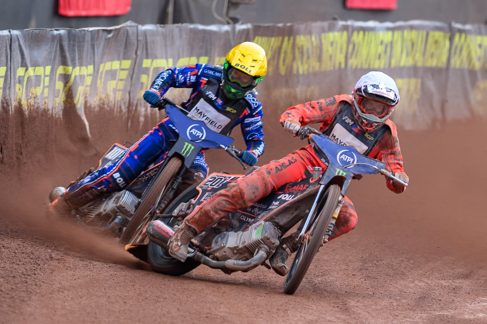 Jan Kvech (201) of Czech Republic in White leading Brady Kurtz (101) of Australia in Yellow during the ATPI  FIM Speedway GP of Manchester at the National Speedway Stadium, Manchester on Saturday 6th June 2026. (Photo: Ian Charles | MI News)