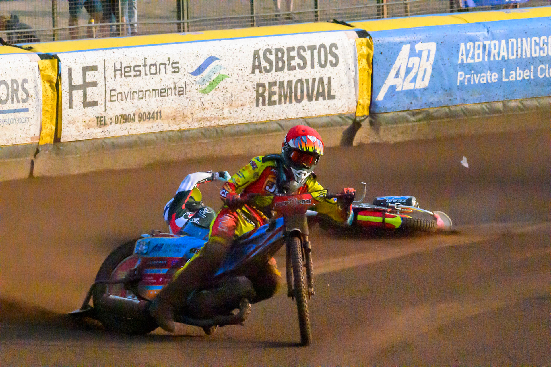 Tate Zischke of Belle Vue Aces in White loses control and flips off his bike during the Rowe Motor Oil Premiership match between Leicester Lions and Belle Vue Aces at the Hydroscan Arena, Leicester on Thursday 23rd July 2026. (Photo: Ian Charles | MI News)