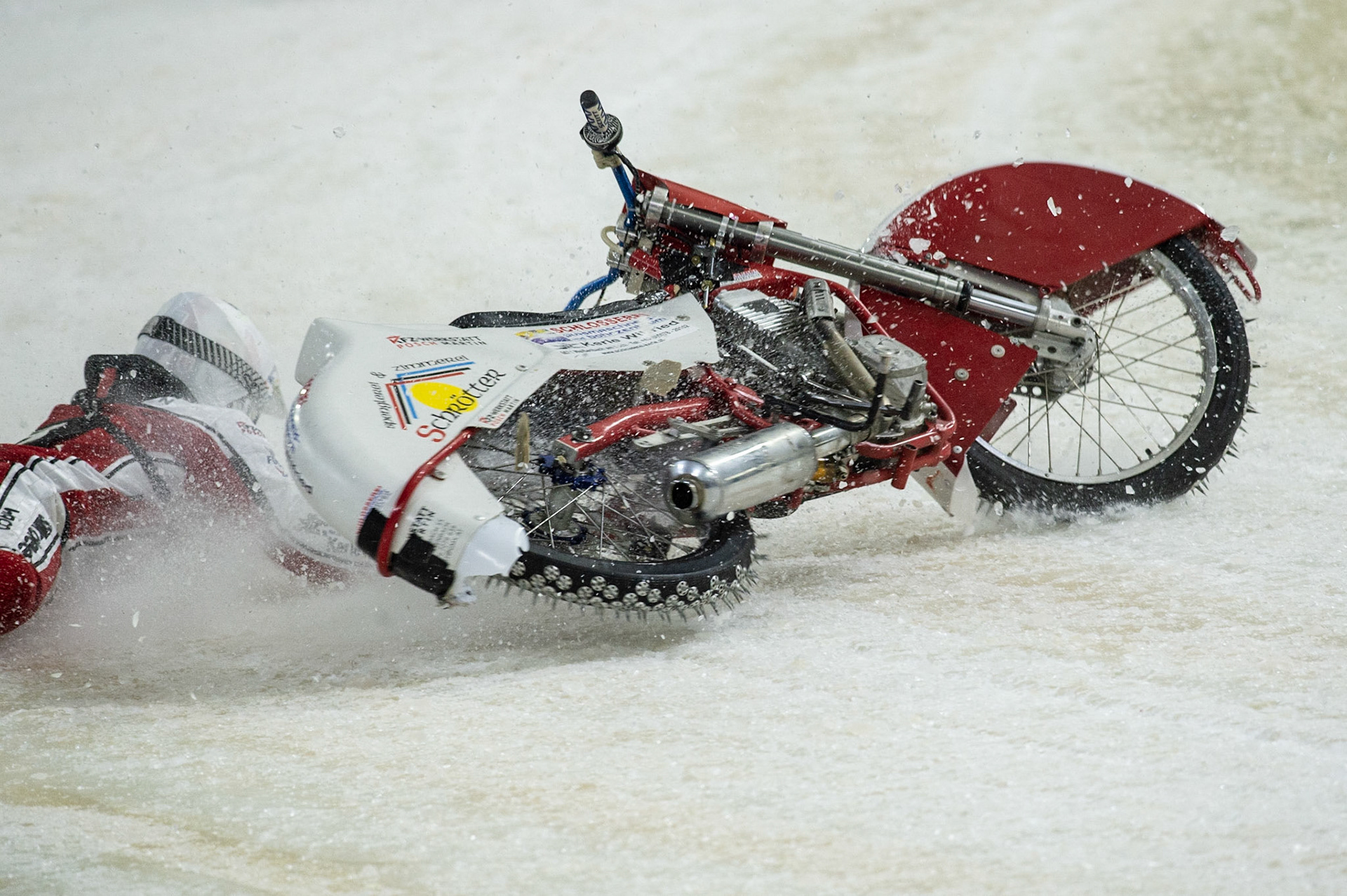 Photo: Ian Charles

Kevin Arzl gets into difficulty and falls 

Roelof Thijs Bokaal, Ice Rink Thialf, Heerenveen, Netherlands Friday  29  March  2019