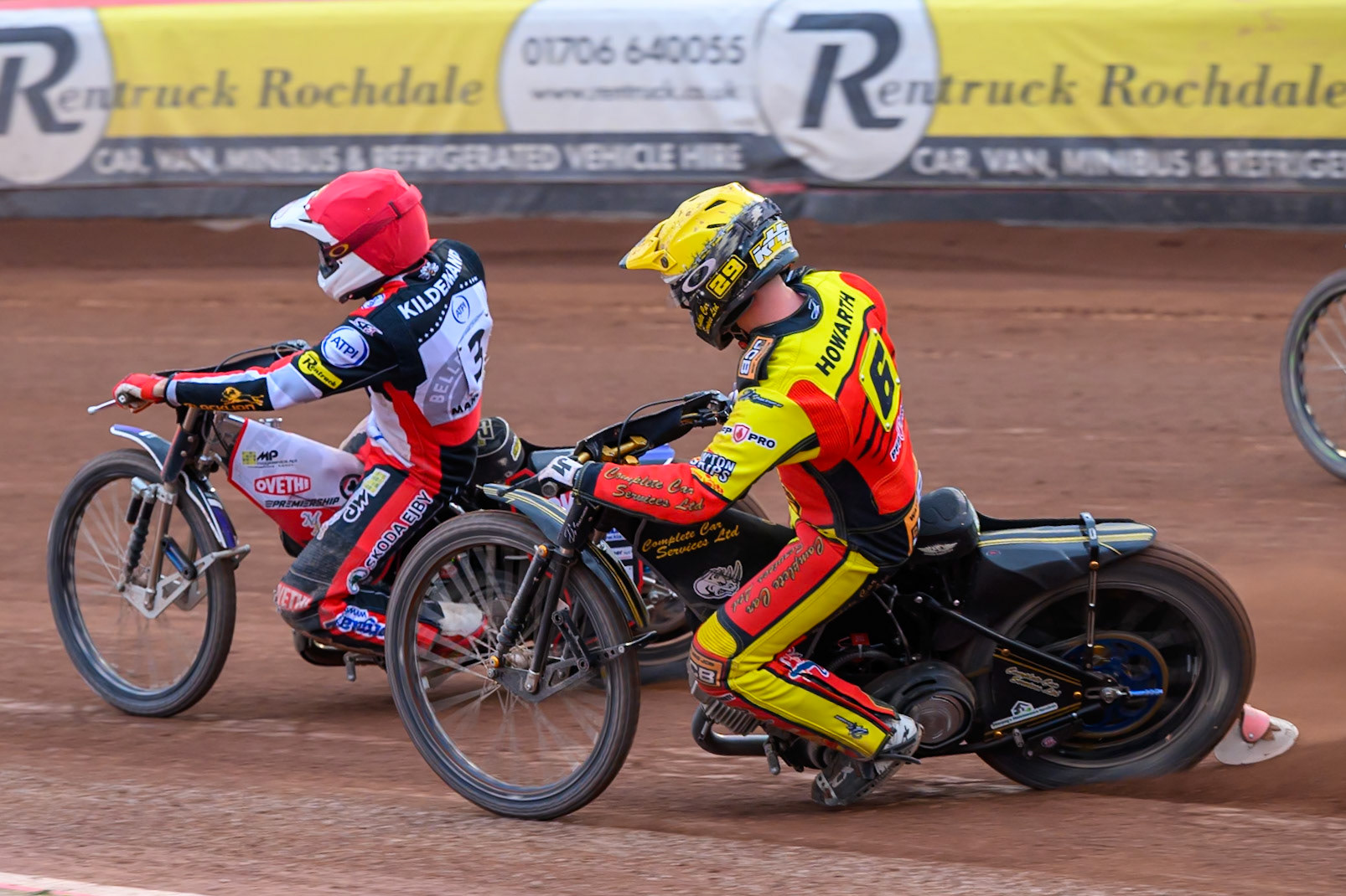 Kyle Howarth of Leicester Lions in Yellow on the inside of Peter Kildemand of Belle Vue Aces in Red during the Rowe Motor Oil Premiership match between Belle Vue Aces and Leicester Lions at the National Speedway Stadium, Manchester on Monday 15th June 2026. (Photo: Ian Charles | MI News)