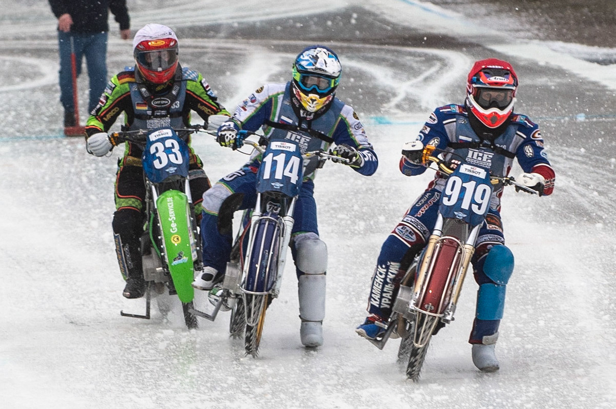 Photo: Ian Charles

Dmitri Khomitsevich (919) leads Dinar Valeev (114) and Johann Weber (33) in Semi Final 2

FIM Ice Speedway Gladiators World Championship, Final 3.2, Horst-Dohm Eisstadion, Berlin, Germany Sunday  3  March  2019