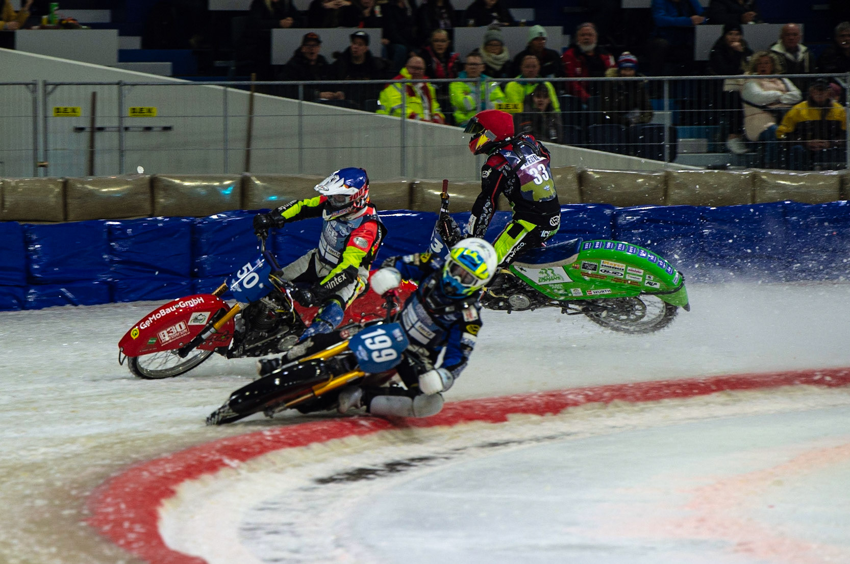 HEERENVEEN, NL.Johann Weber (33)  crashes out of Heat 6  during the FIM Ice Speedway Gladiators World Championship Final 3 at Ice Rink Thialf, Heerenveen on Saturday  2 April 2022. (Credit: Ian Charles | MI News)