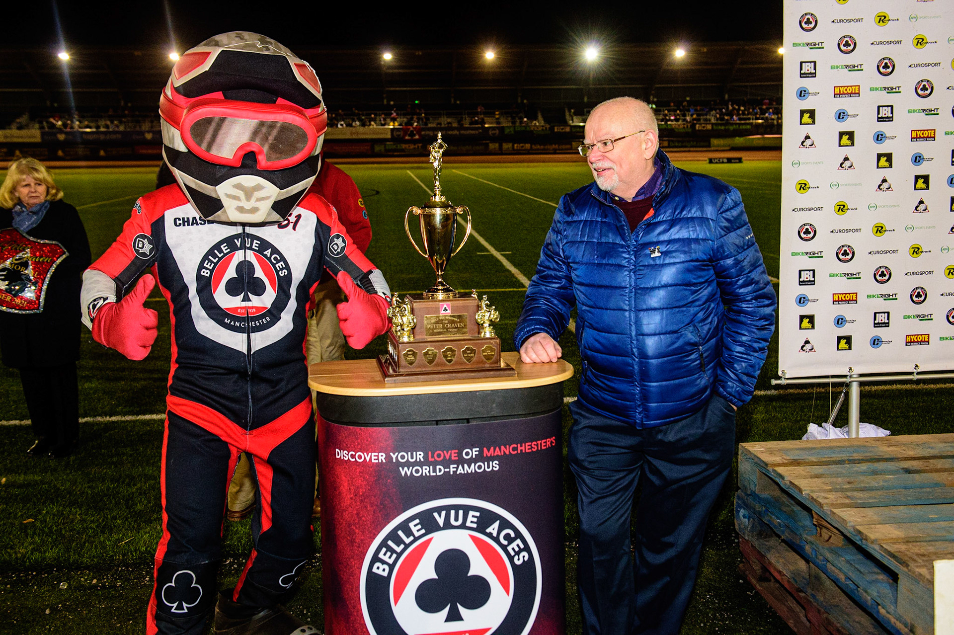 MANCHESTER, UK. OCT 23RD  Chase the Ace with Peter Craven’s son Robert during the Peter Craven Memorial Trophy event at the National Speedway Stadium, Manchester on Saturday 23rd October 2021. (Credit: Ian Charles | MI News)