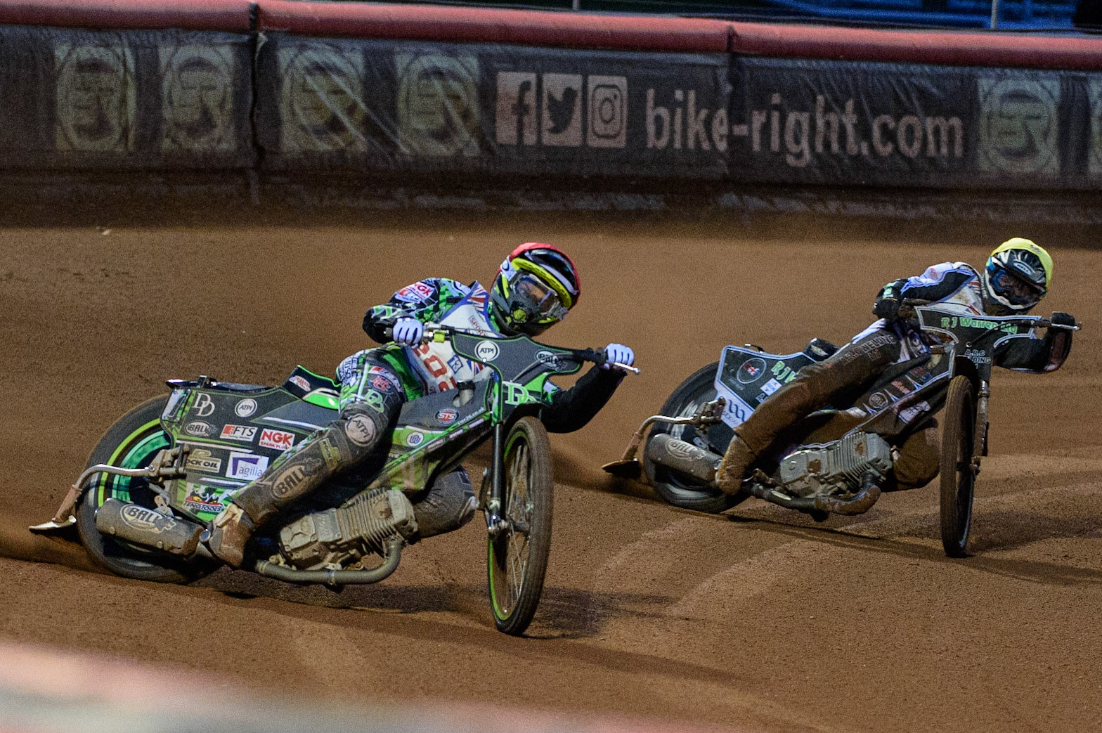 MANCHESTER, UK. AUGUST 16TH   Charles Wright  (Red) leads  Danny King (Yellow) during the Sports Insure British Speedway Finals at the National Speedway Stadium, Manchester on Monday 16th August 2021. (Credit: Ian Charles | MI News)