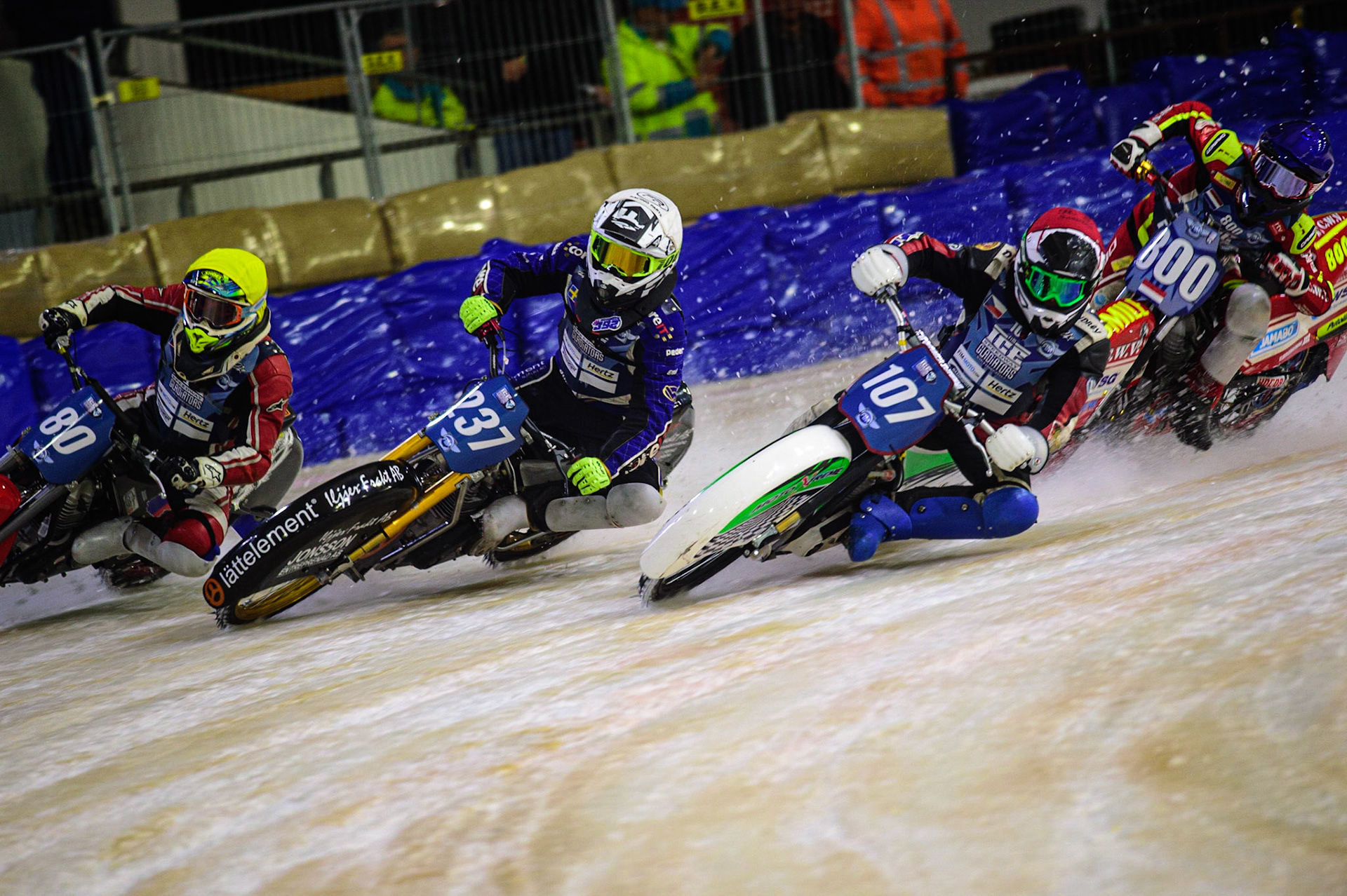 HEERENVEEN, NL. Jasper Iwema (800) (Blue) gets into some difficulty behind Andrej Divis (107) (Red) Jimmy Hörrnell (237)  (White) and Jiri Wildt (80) (Yellow)  during the FIM Ice Speedway Gladiators World Championship Final 4 at Ice Rink Thialf, Heerenveen on Sunday  3 April 2022. (Credit: Ian Charles | MI News)