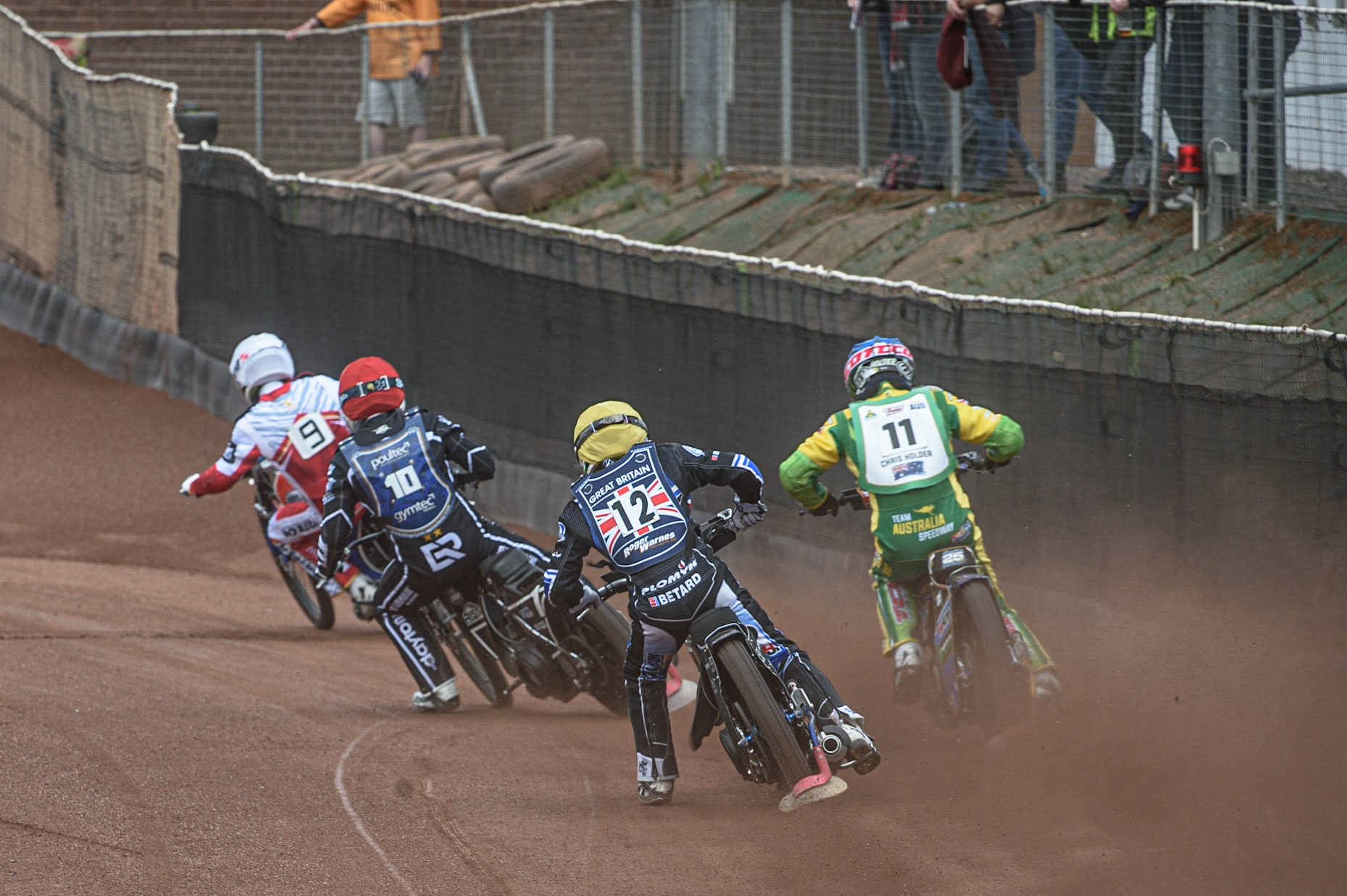 GLASGOW, UK. JUNE 19TH.  Dan Bewley (Great Britain) (Yellow) chases Chris Holder (Australia) (Blue) Erik Riss (Germany) (Red) and Tobiasz Musielak (Poland) during the FIM Speedway Grand Prix Qualifying Round at the Peugeot Ashfield Stadium, Glasgow on Saturday 19th June 2021. (Credit: Ian Charles | MI News)