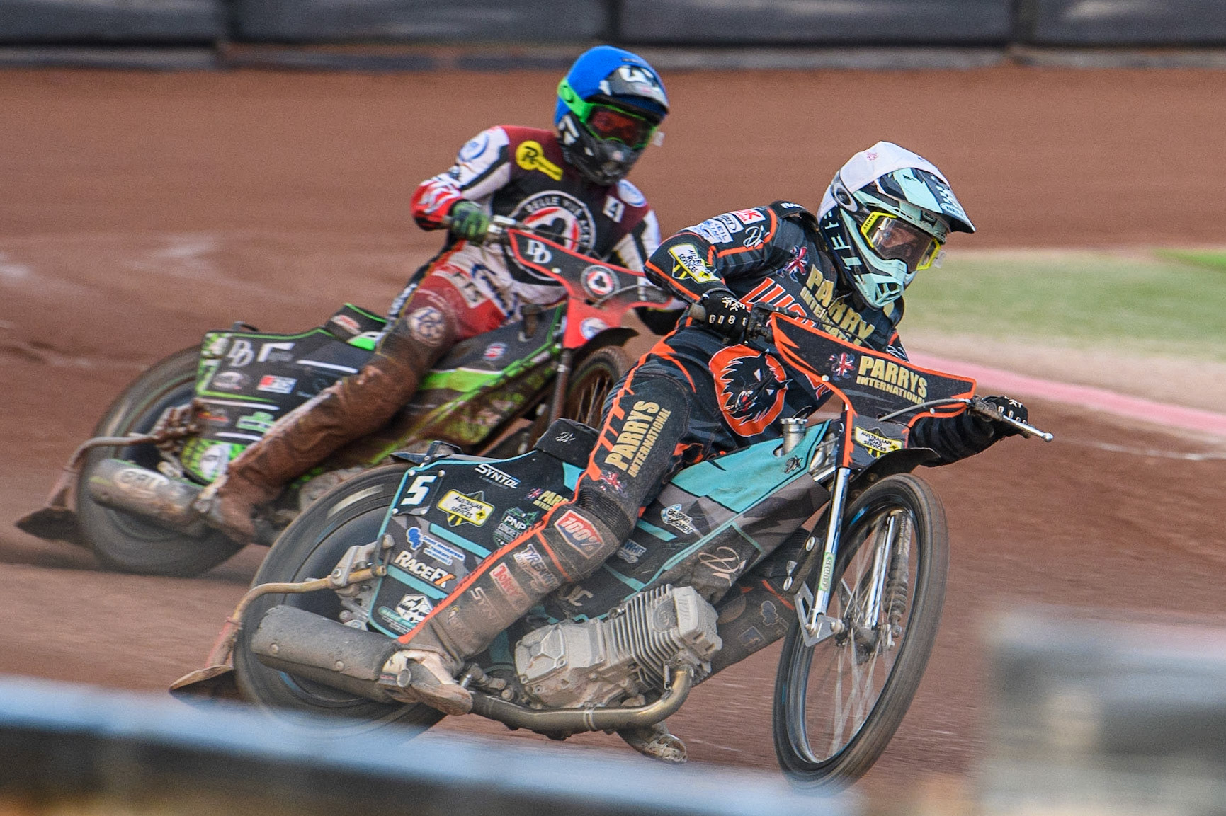 Ryan Douglas (White) leads Charles Wright (Blue) during the Sports Insure Premiership match between Belle Vue Aces and Wolverhampton Wolves at the National Speedway Stadium, Manchester on Monday 3rd July 2023. (Photo: Ian Charles | MI News)