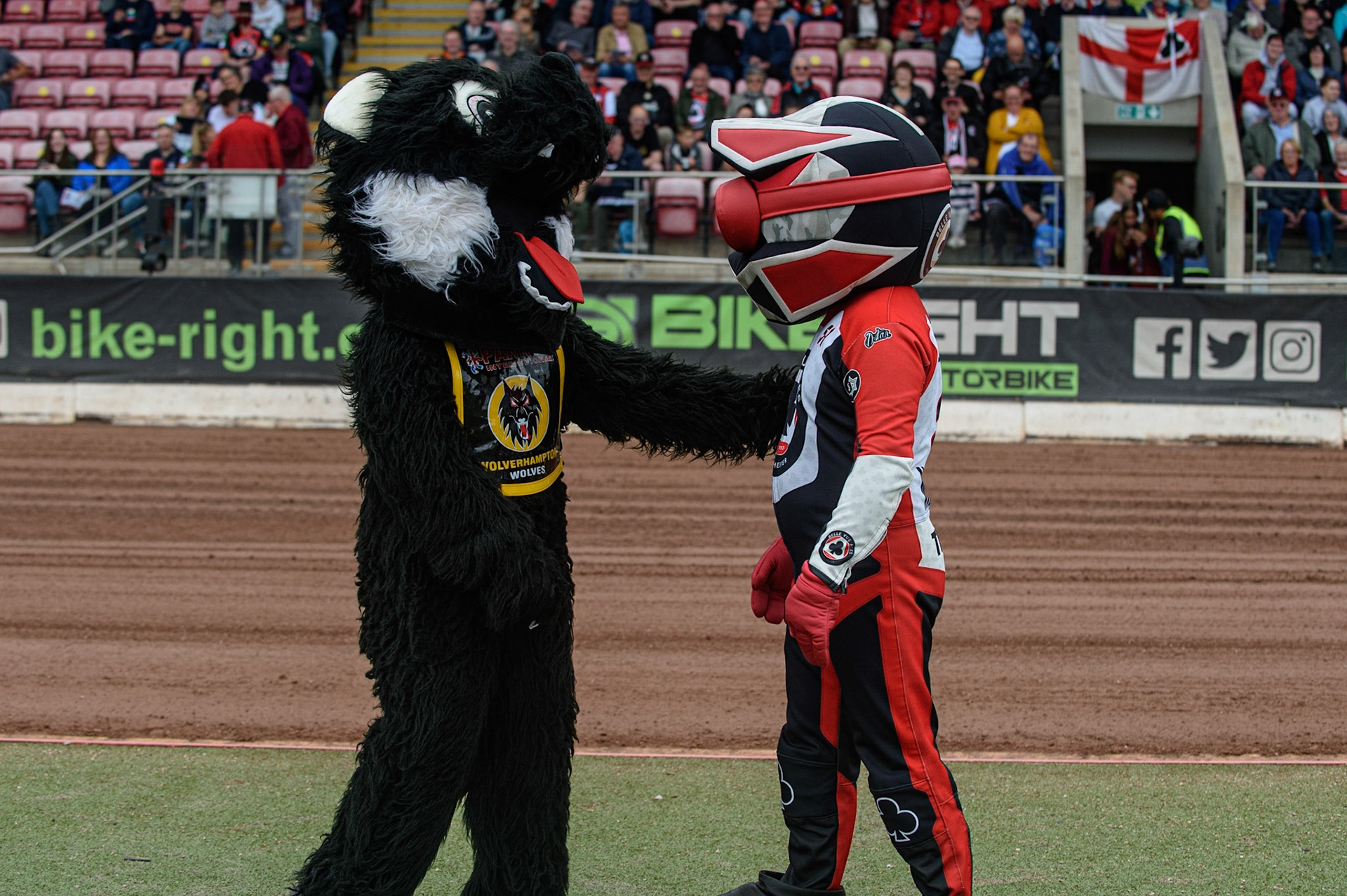 MANCHESTER, UK. AUGUST 30TH The Mascots pretend to fight before the meeting to amuse the fans during the SGB Premiership match between Belle Vue Aces and Wolverhampton Wolves at the National Speedway Stadium, Manchester on Monday 30th August 2021. (Credit: Ian Charles | MI News)