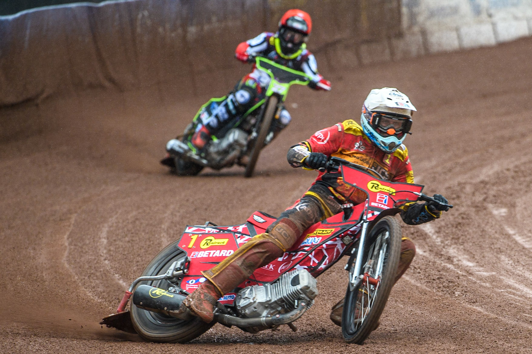 Max Fricke  (White) leads Tom Brennan  (Red) during the SGB Premiership match between Belle Vue Aces and Leicester Lions at the National Speedway Stadium, Manchester on Monday 1st May 2023. (Photo: Ian Charles | MI News)