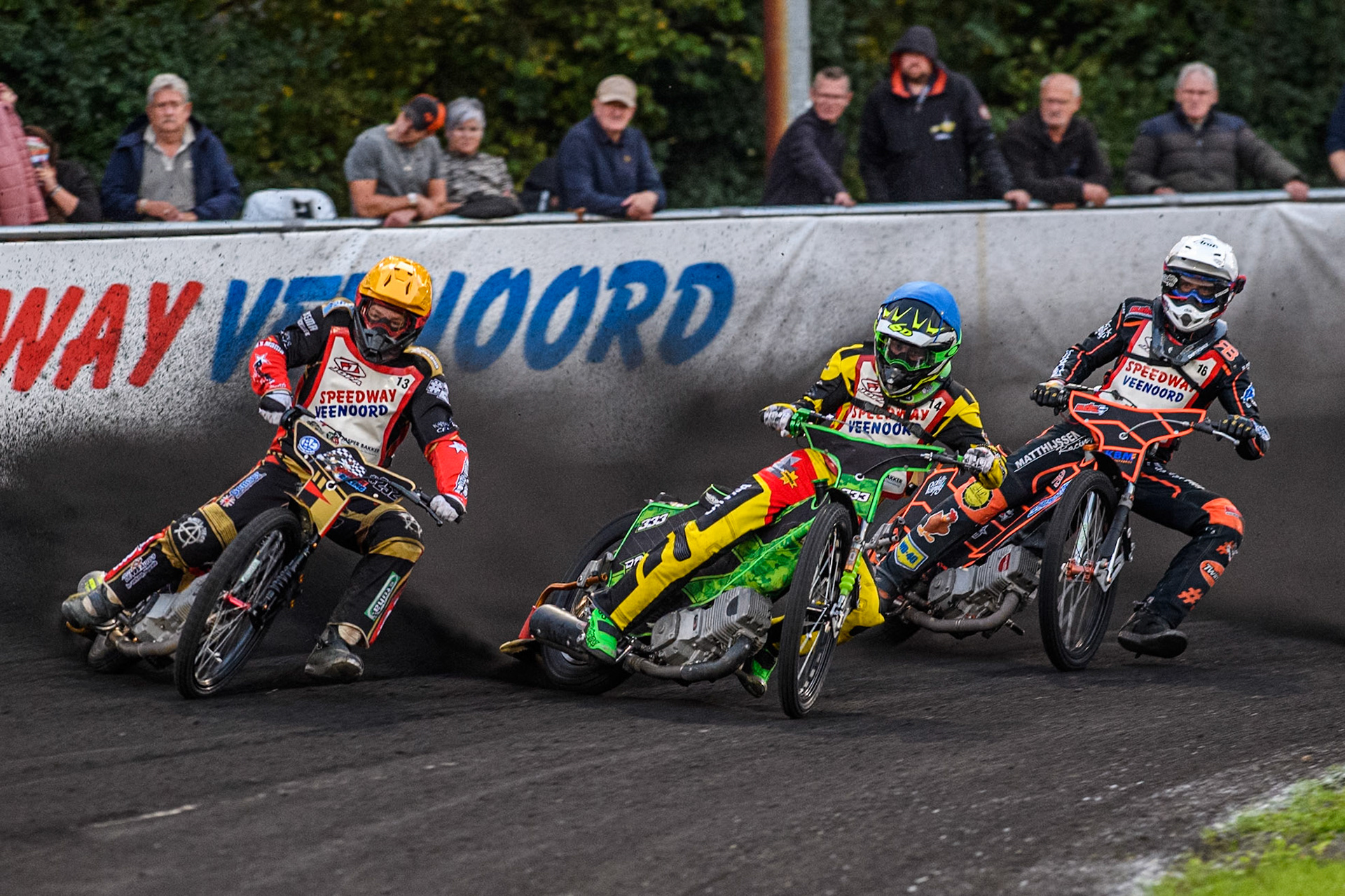 Ruben Guikema of The Netherlands in Yellow rides outside Damirs Filimonov of Latvia in Blue with Henry van der Steen of The Netherlands in White behind during the Golden JOPA Helmet at Sportpark Veenoord, Veenoord, Netherlands on Saturday 21st September 2024. (Photo: Ian Charles | MI News)
