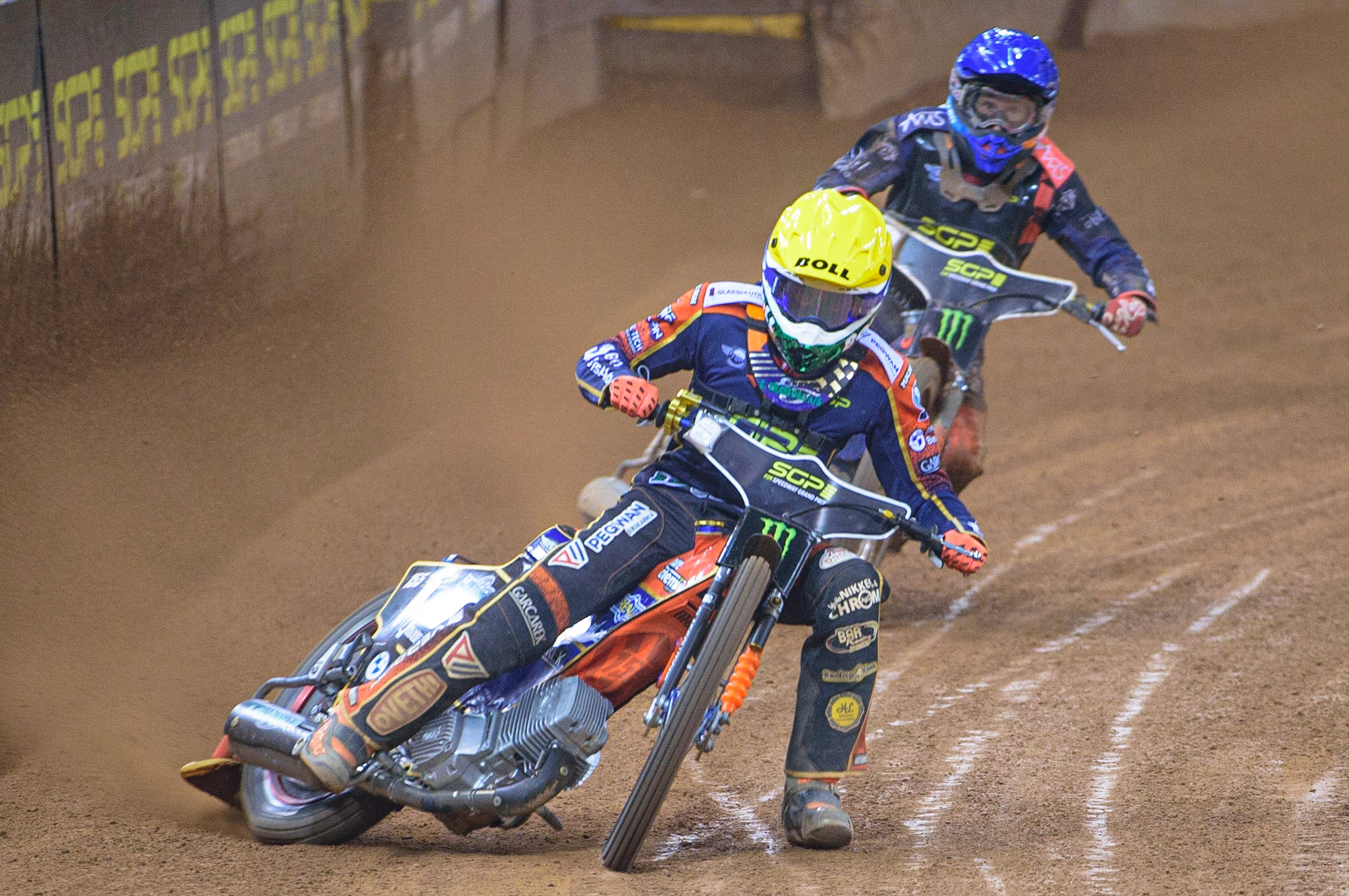 Mikkel Michelsen (155) (Yellow) leads Andžejs Ļebedevs (29) (Blue) during the FIM  Speedway Grand Prix of Great Britain at the Principality Stadium, Cardiff on Saturday 13th August 2022. (Credit: Ian Charles | MI News