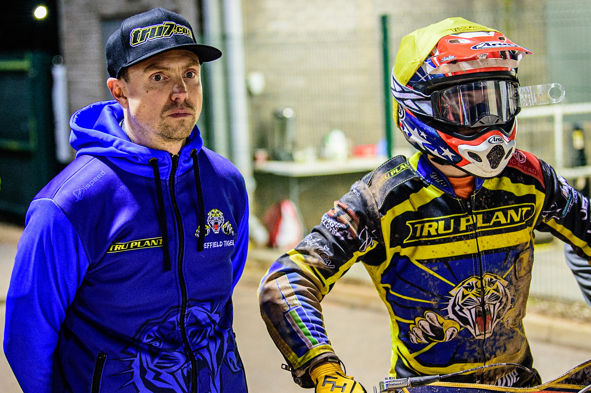 Simon Stead, Manager of Sheffield TruPlant Tigers  (left) with Connor Mountain  during the SGB Premiership Grand Final 1st leg between Belle Vue Aces and Sheffield Tigers at the National Speedway Stadium, Manchester on Monday 10th October 2022. (Credit: Ian Charles | MI News)
