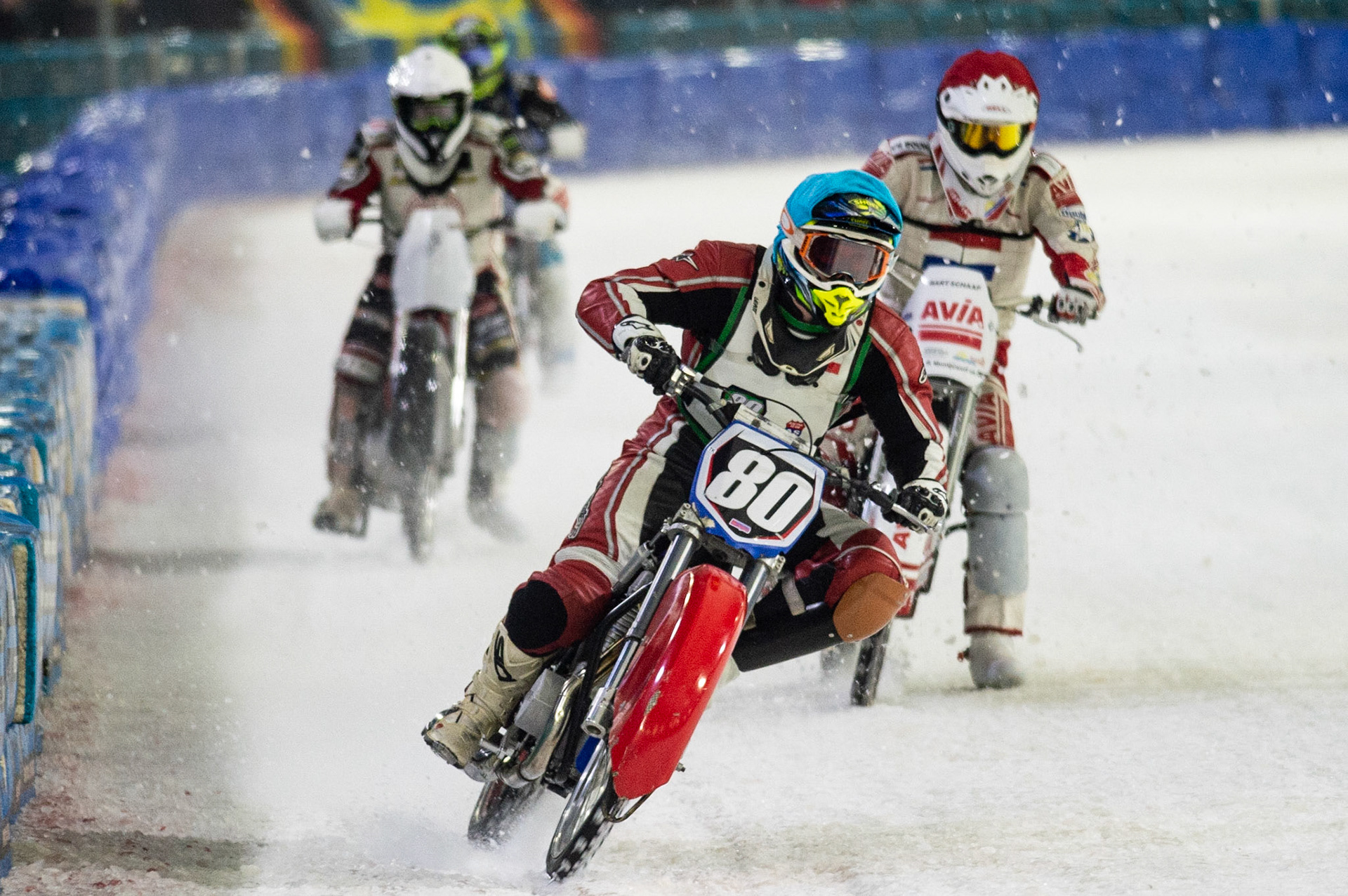 Photo: Ian Charles

Jiří Wildt (Blue) leads the charge down the back straight ahead of Bart Schaap (Red) Pontus Fick (White) and Jimmy Hörnell (Yellow) 

Roelof Thijs Bokaal, Ice Rink Thialf, Heerenveen, Netherlands Friday  29  March  2019