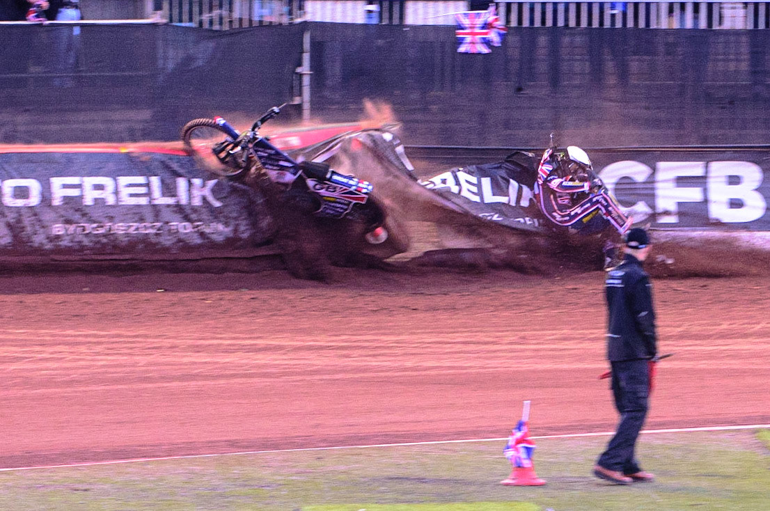 MANCHESTER, UK. OCT 16TH Tai Woffinden of Great Britain falls and hits the airfence during the Monster Energy FIM Speedway of Nations at the National Speedway Stadium, Manchester on Saturday  16th October 2021. (Credit: Ian Charles | MI News)