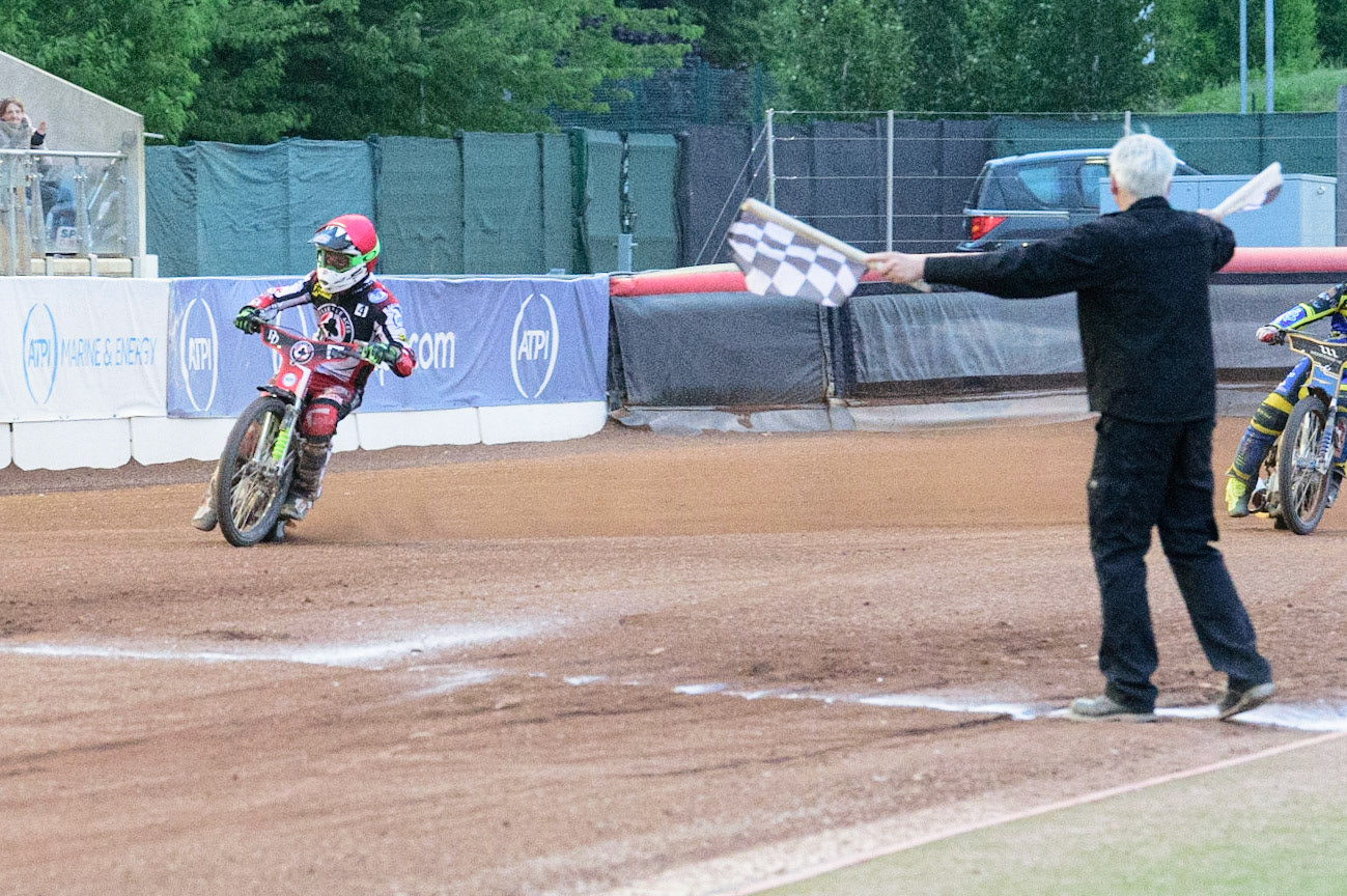 MANCHESTER, UK. JUL 5TH  Charles Wright  wins the final heat  during the SGB Premiership match between Belle Vue Aces and Sheffield Tigers at the National Speedway Stadium, Manchester on Tuesday 5th July 2022. (Credit: Ian Charles | MI News)