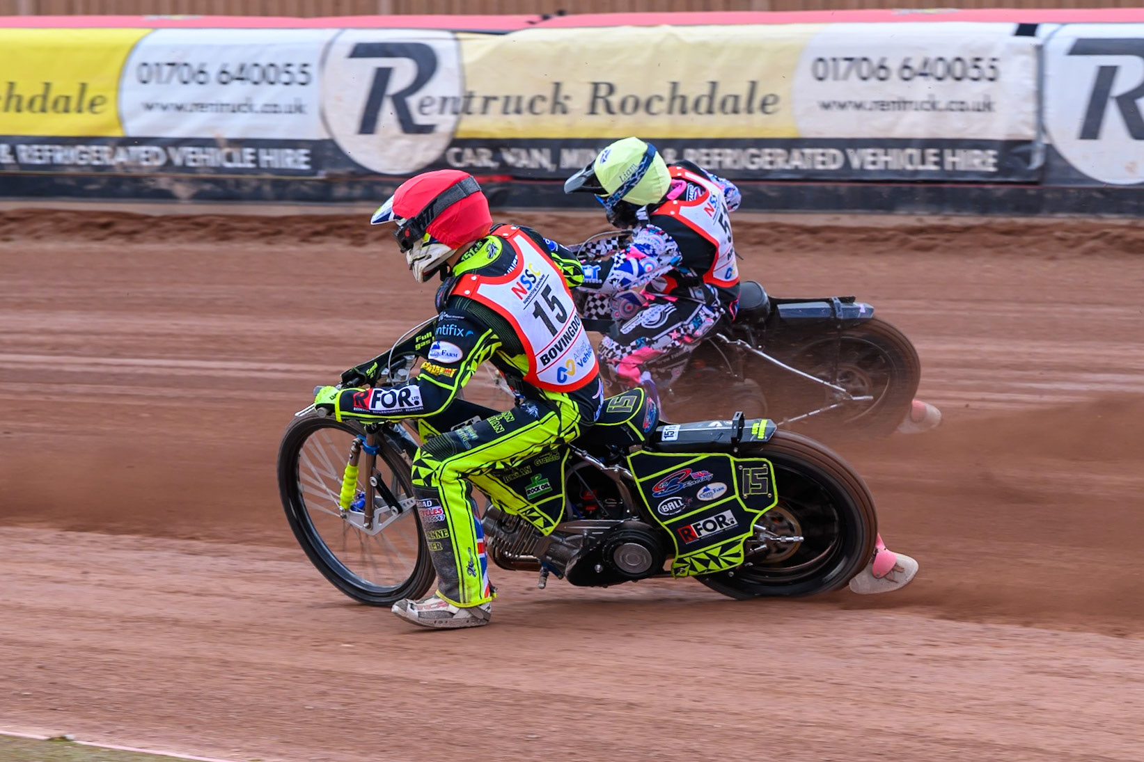 BRITISH YOUTH CHAMPIONSHIP (500cc): Oli Bovingdon (15) in Red rides inside Liam Morris (51) in Yellow during the British Youth Speedway Championship at the National Speedway Stadium, Manchester on Sunday 10th May 2026. (Photo: Ian Charles | MI News)