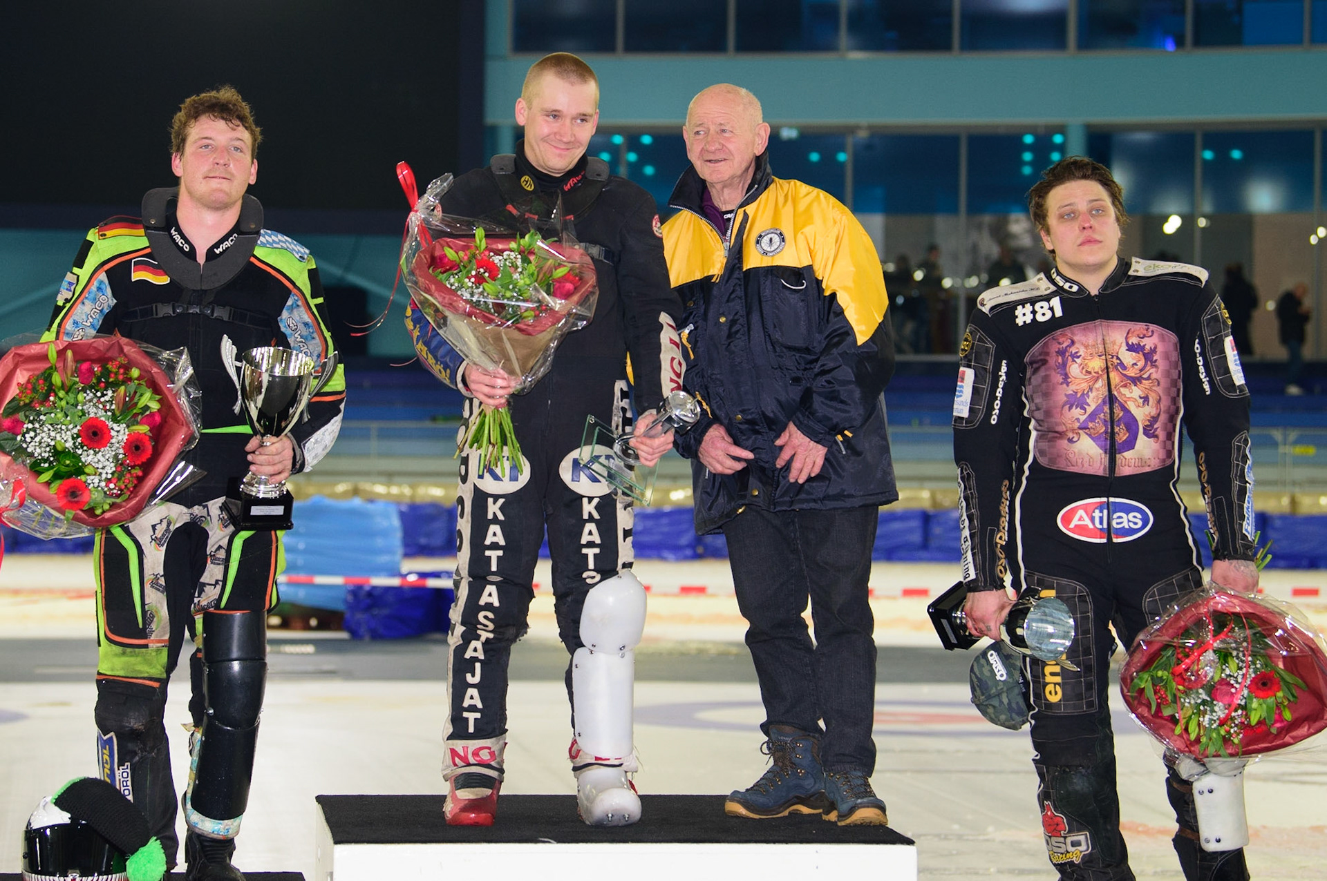 HEERENVEEN, NL. APR 1.  Final Rostrum: (l-r) Benedikt Monn (2nd), Henri Ahlbom (winner) Roelof Thijs (sponsor) Jimmy Olsén (Third)  during the ROLOEF THIJS BOKAAL  at Ice Rink Thialf, Heerenveen on Friday 1st April 2022. (Credit: Ian Charles | MI News)