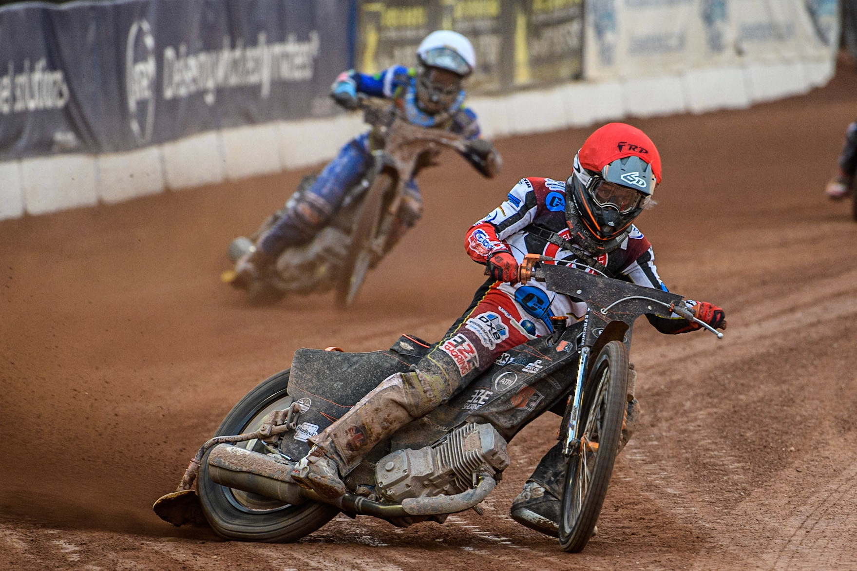 Jack Smith (Red) leads Sam McGurk (White) during the National Development League match between Belle Vue Colts and Mildenhall Fens Tigers at the National Speedway Stadium, Manchester on Friday 26th May 2023. (Photo: Ian Charles | MI News)