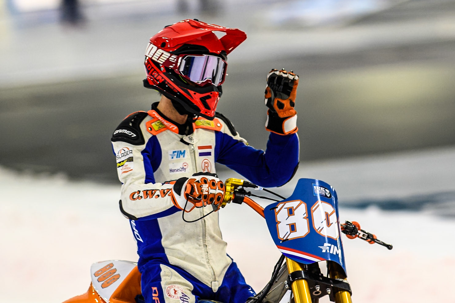 Jasper Iwema (800) of The Netherlands waves to the crowd  after heat 15 during the FIM Ice Speedway Gladiators World Championship, Final 3 at the Ice Stadium, Thialf, Heerenveen on Saturday 5th April 2025. (Photo: Ian Charles | MI News)