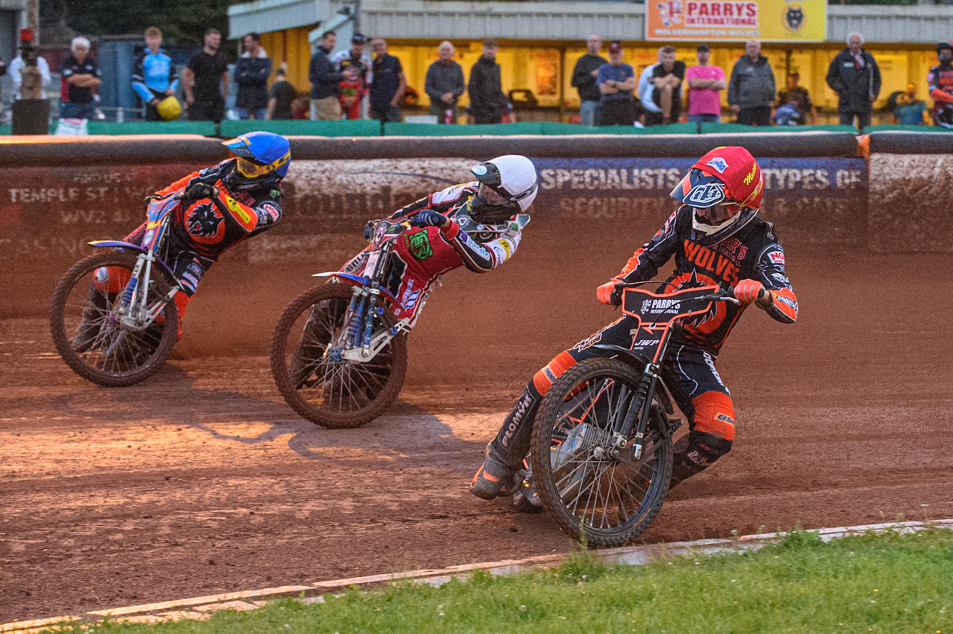 WOLVERHAMPTON, UK. JULY 26TH Sam Masters  inside Brady Kurtz  (White) and Rory Schlein  (Blue) during the SGB Premiership match between Wolverhampton Wolves and Belle Vue Aces at the Ladbroke Stadium, Wolverhampton on Monday 26th July 2021. (Credit: Ian Charles | MI News)