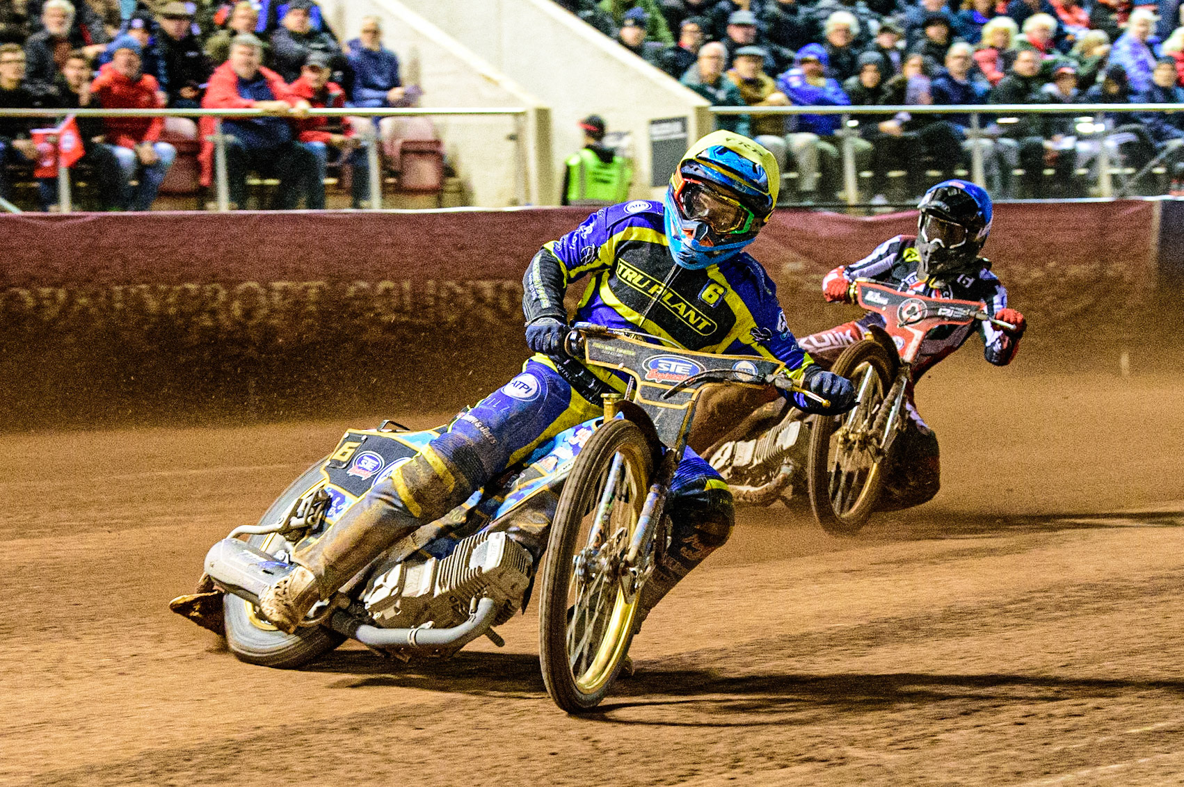 Justin Sedgmen  (Yellow) leads Norick Blödorn  (Blue) during the SGB Premiership Grand Final 1st leg between Belle Vue Aces and Sheffield Tigers at the National Speedway Stadium, Manchester on Monday 10th October 2022. (Credit: Ian Charles | MI News)