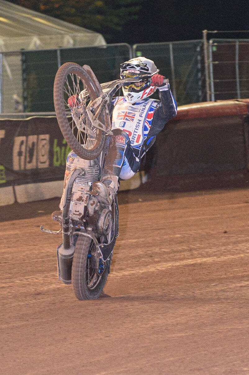 MANCHESTER, UK. AUGUST 16TH   Dan Bewley wheelies during the Sports Insure British Speedway Finals at the National Speedway Stadium, Manchester on Monday 16th August 2021. (Credit: Ian Charles | MI News)
