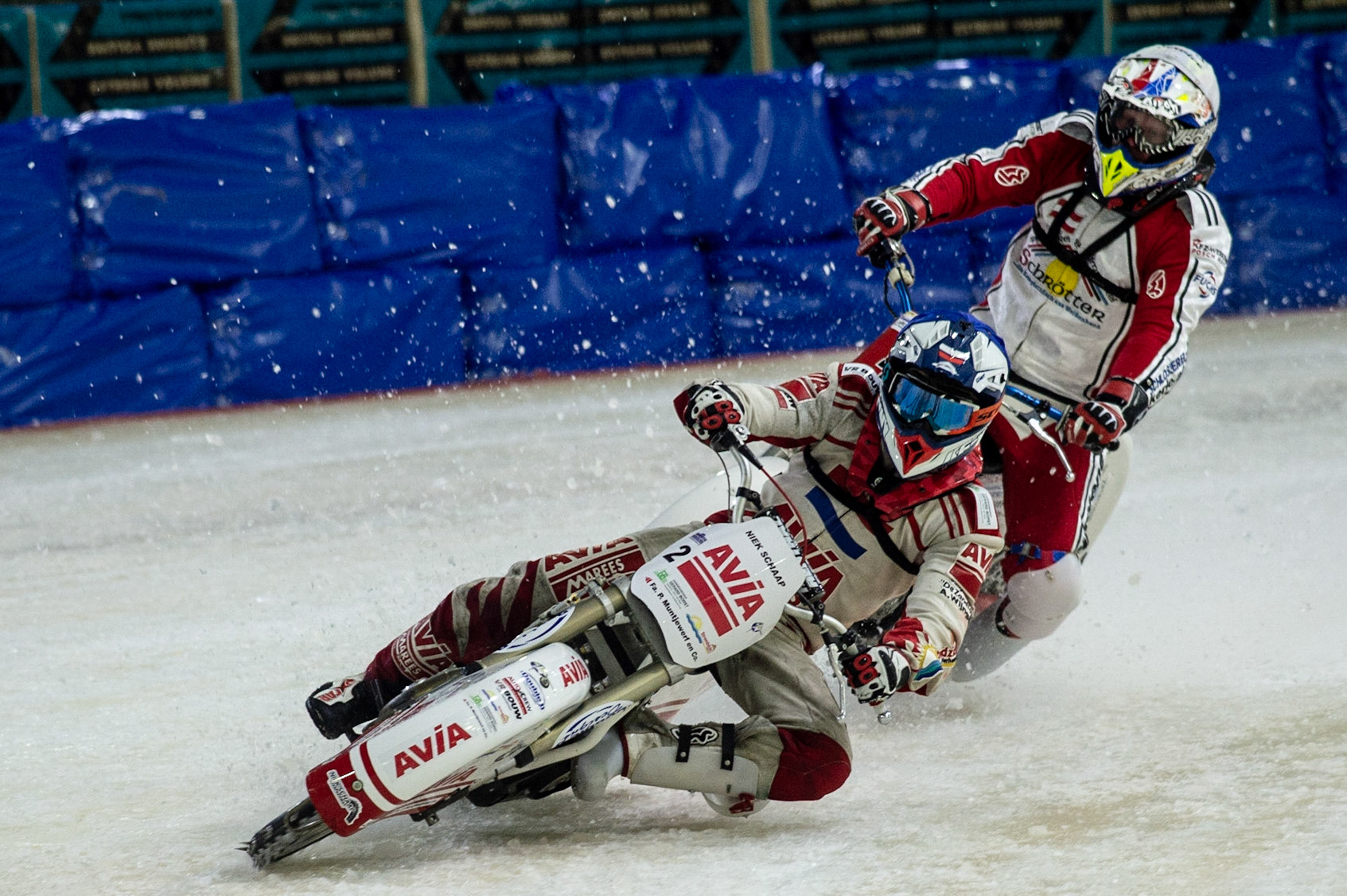 Photo: Ian Charles

Niek Schaap (Blue) leads Kevin Arzl (White)

Roelof Thijs Bokaal, Ice Rink Thialf, Heerenveen, Netherlands Friday  29  March  2019